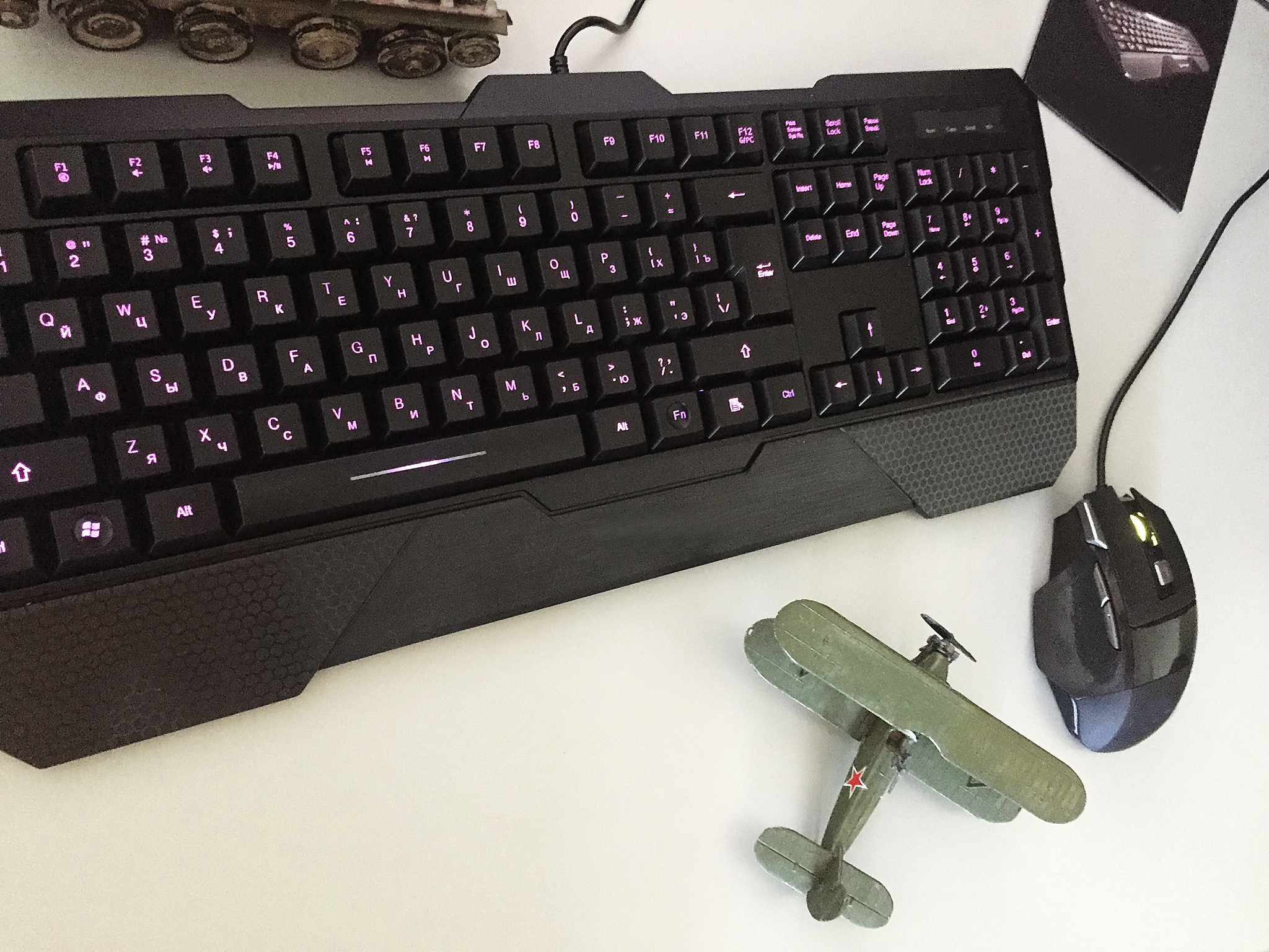 电脑的键盘和鼠标怎么向客户介绍