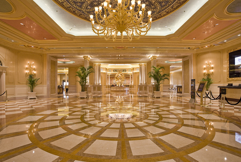 维也纳大堂能放几个水台帮我用230字详细描述