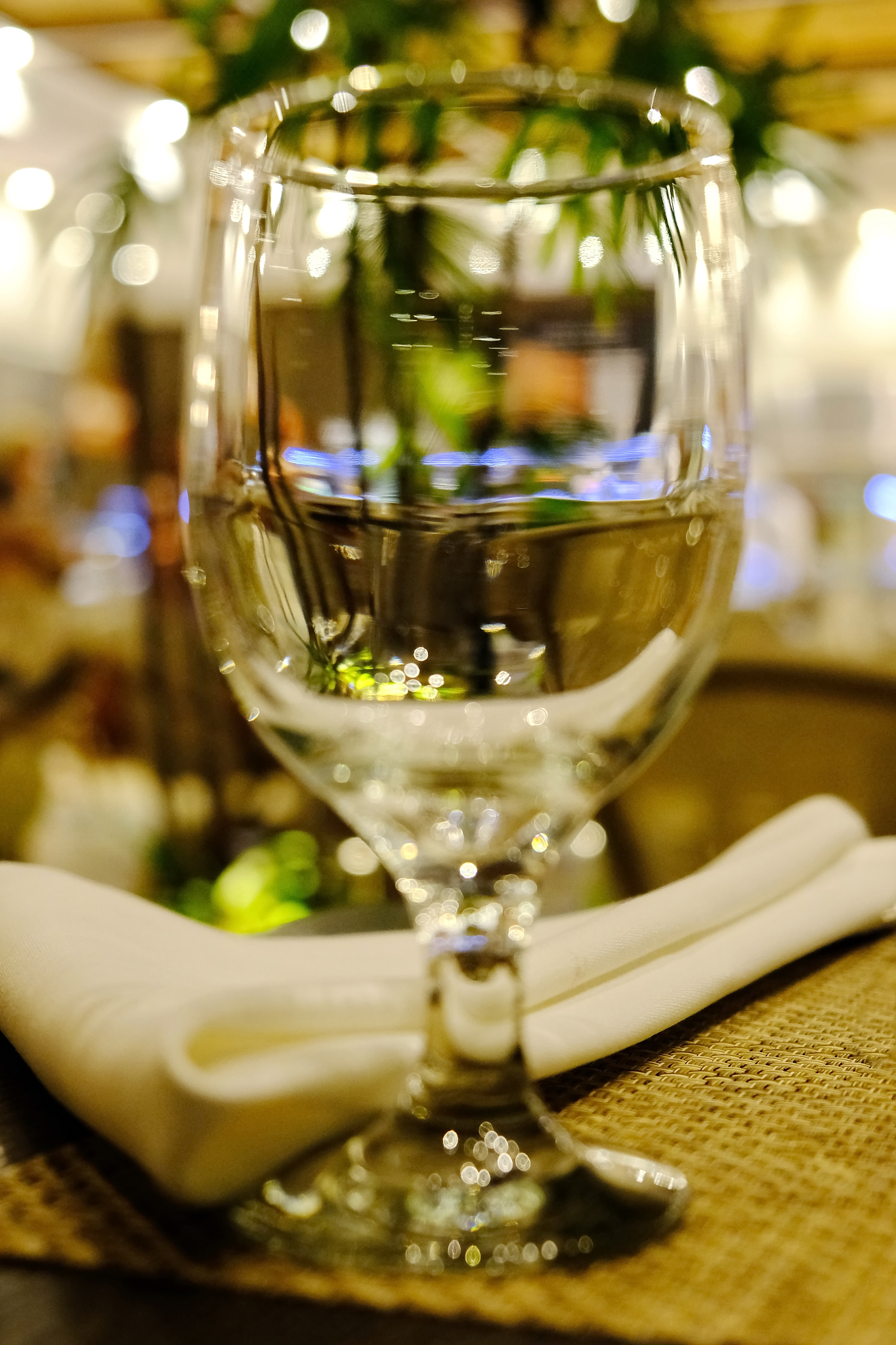 写一个抖音卖酒杯的30字文案