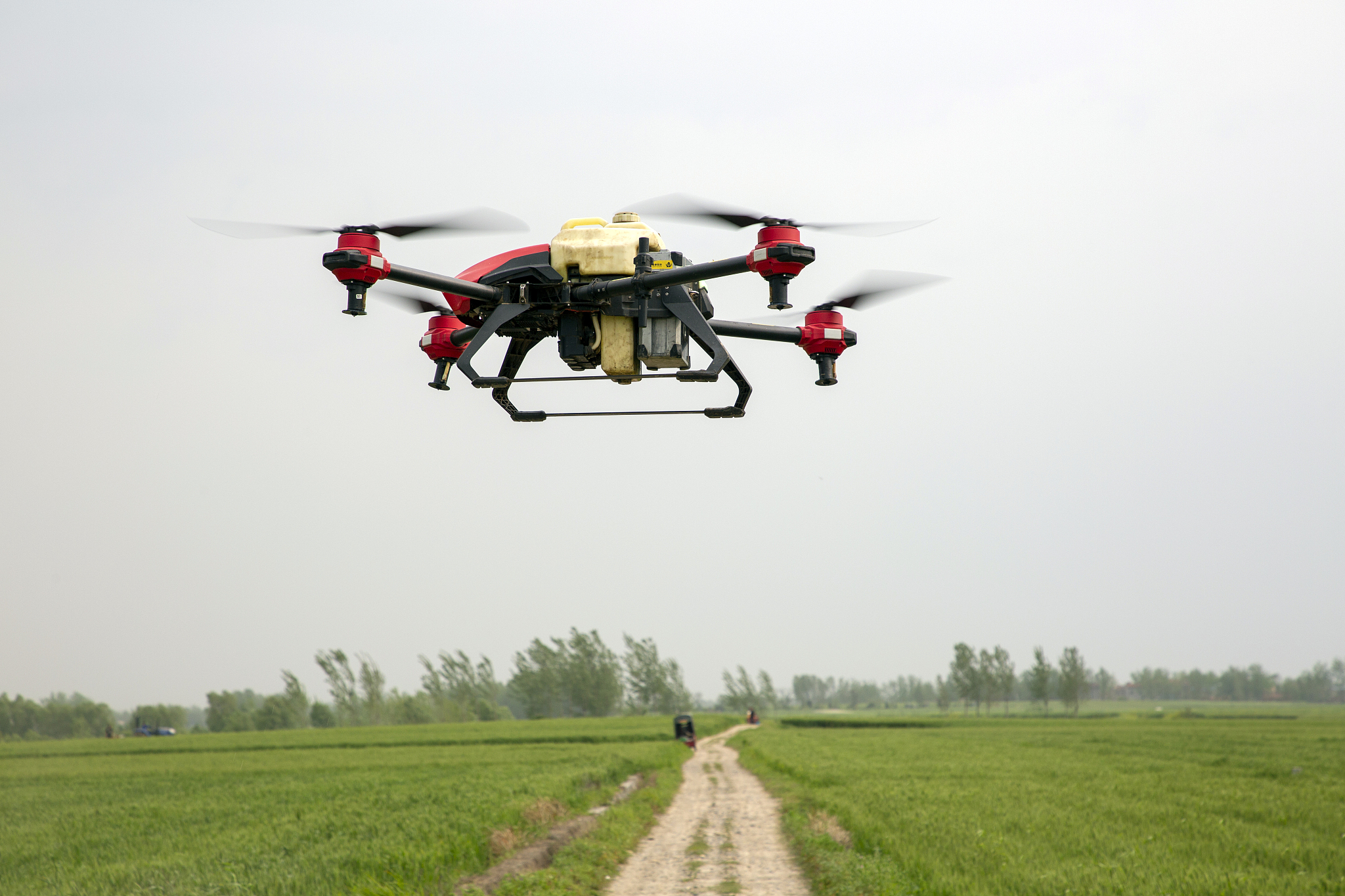 植保无人机方面的应用研究的论文可参考文献