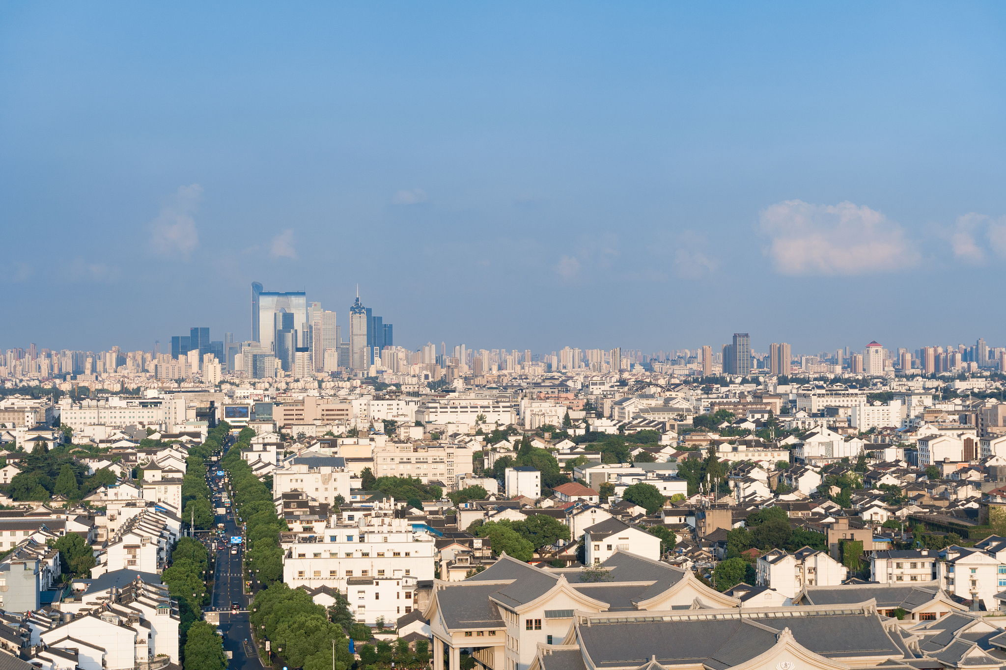 航拍现代城市市区风光