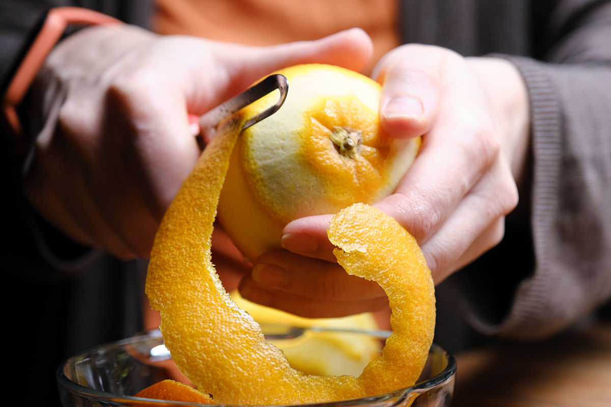 签单技巧作为一个AI我无法判断签单技巧的具体涵义请提供更多上下文。未来人类会不会被毁灭作为一个AI我无法预测未来。但是人类应该尽力保护和维护我们的环境和资源以确保我们的生存和繁荣。别人骂我怎么办如果别人骂你首先要保持冷静不要和对方争吵或反击。尝试理解对方的观点和情绪并尝试沟通解决问题。如果无法解决可以寻求其他人的帮助或寻求专业人士的建议。同时也要注意保护自己的情绪和心理健康。别人打我呢如果别人打你