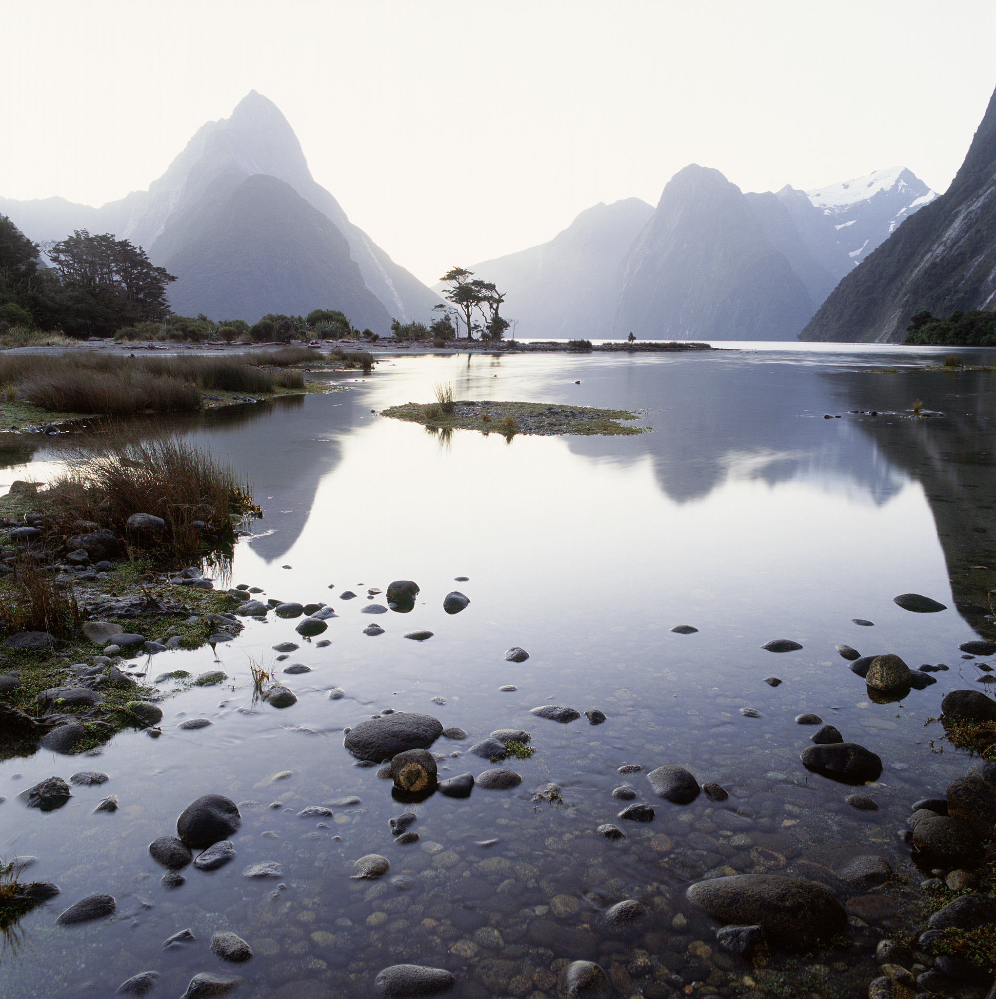 山水之间:行者感悟心灵与自然的交融 山水之间:行者感悟心灵与自然的交融