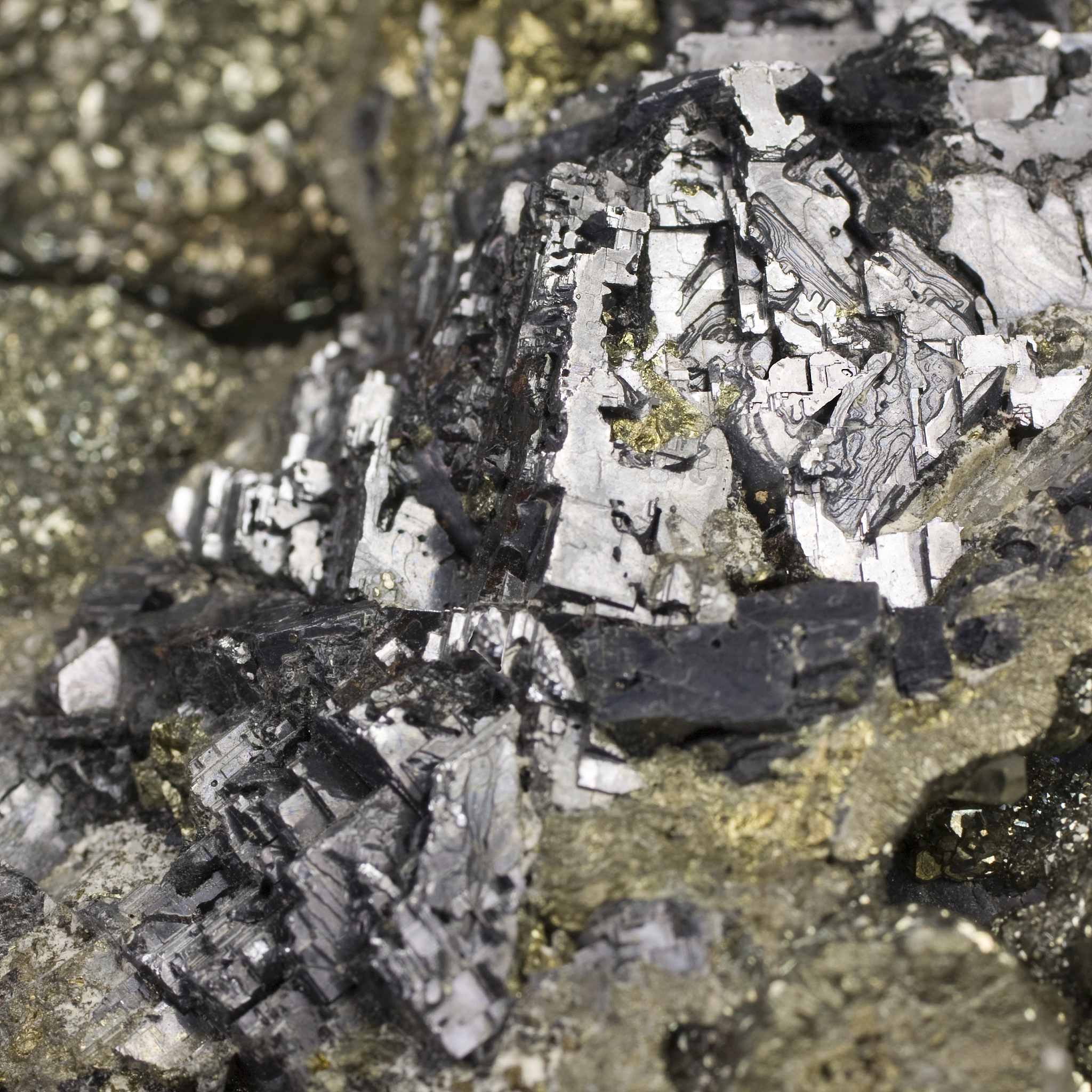 请问锐钛矿相什么特点