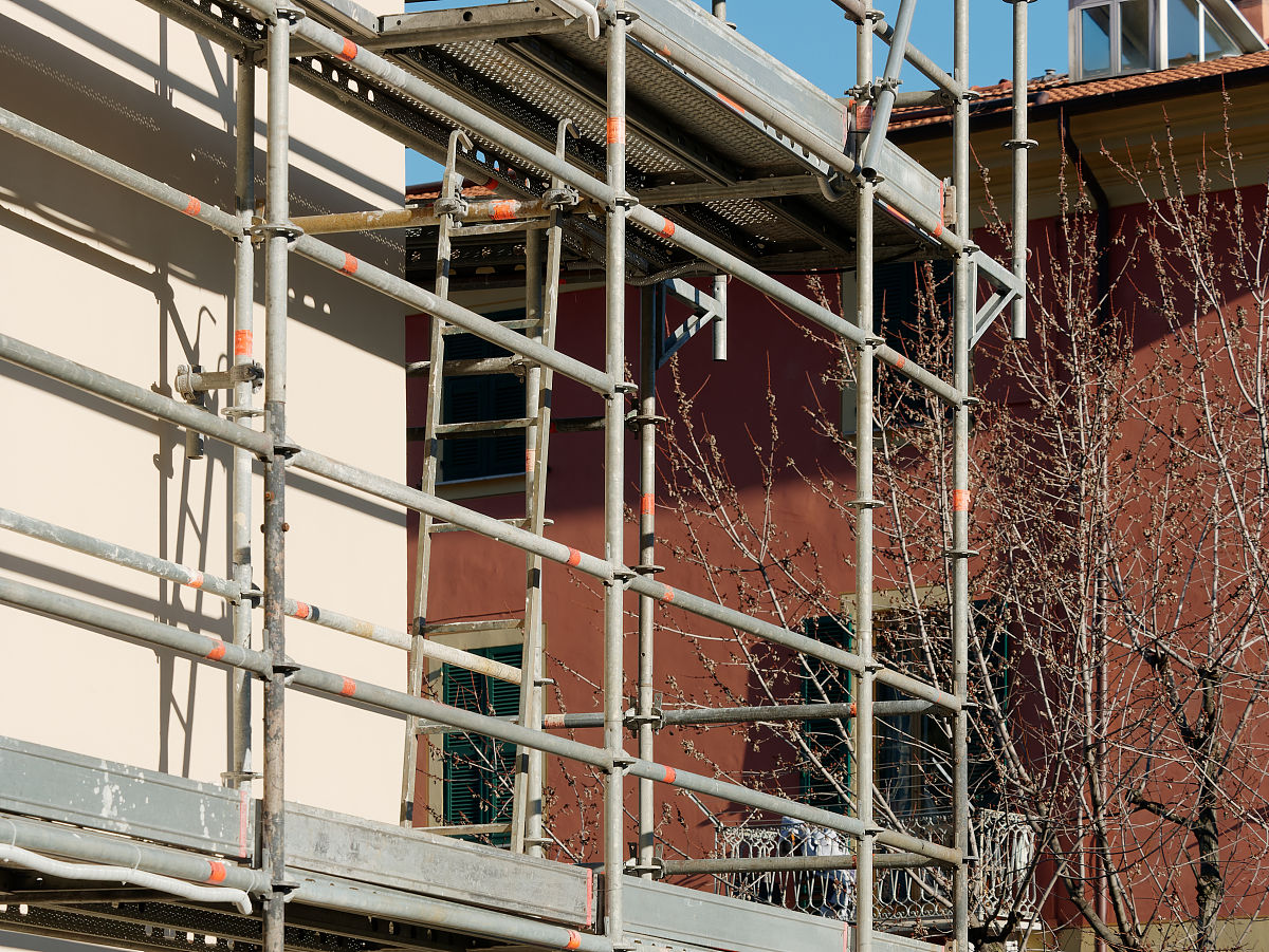 1.2米间距墙体搭建3米以上架子方案：钢管支撑技巧