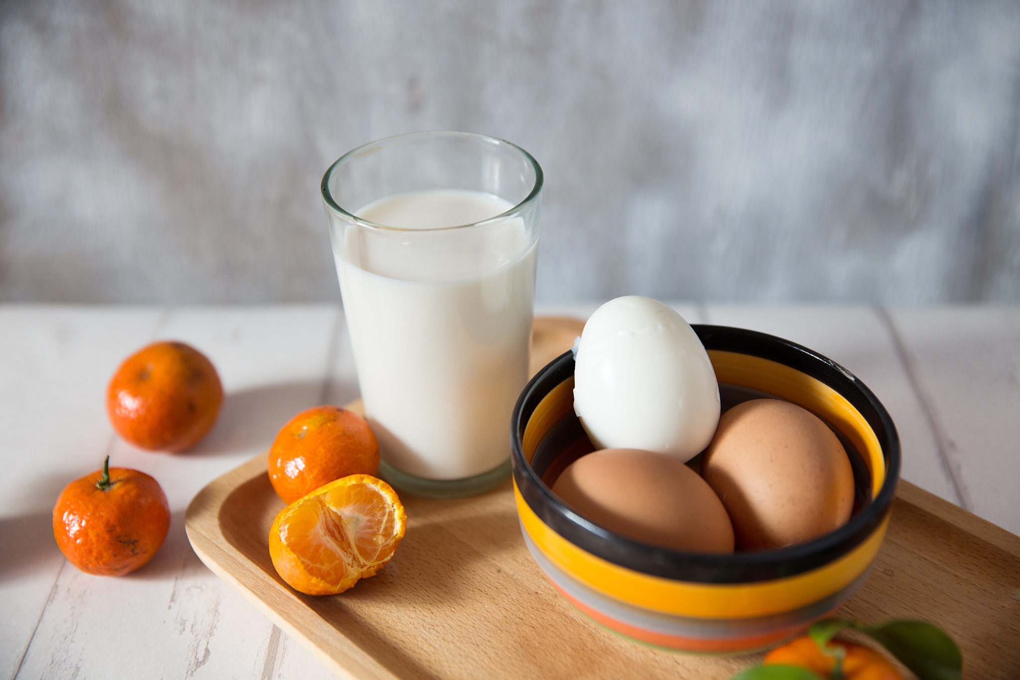 牛奶和鹅蛋可不可以一起吃早餐