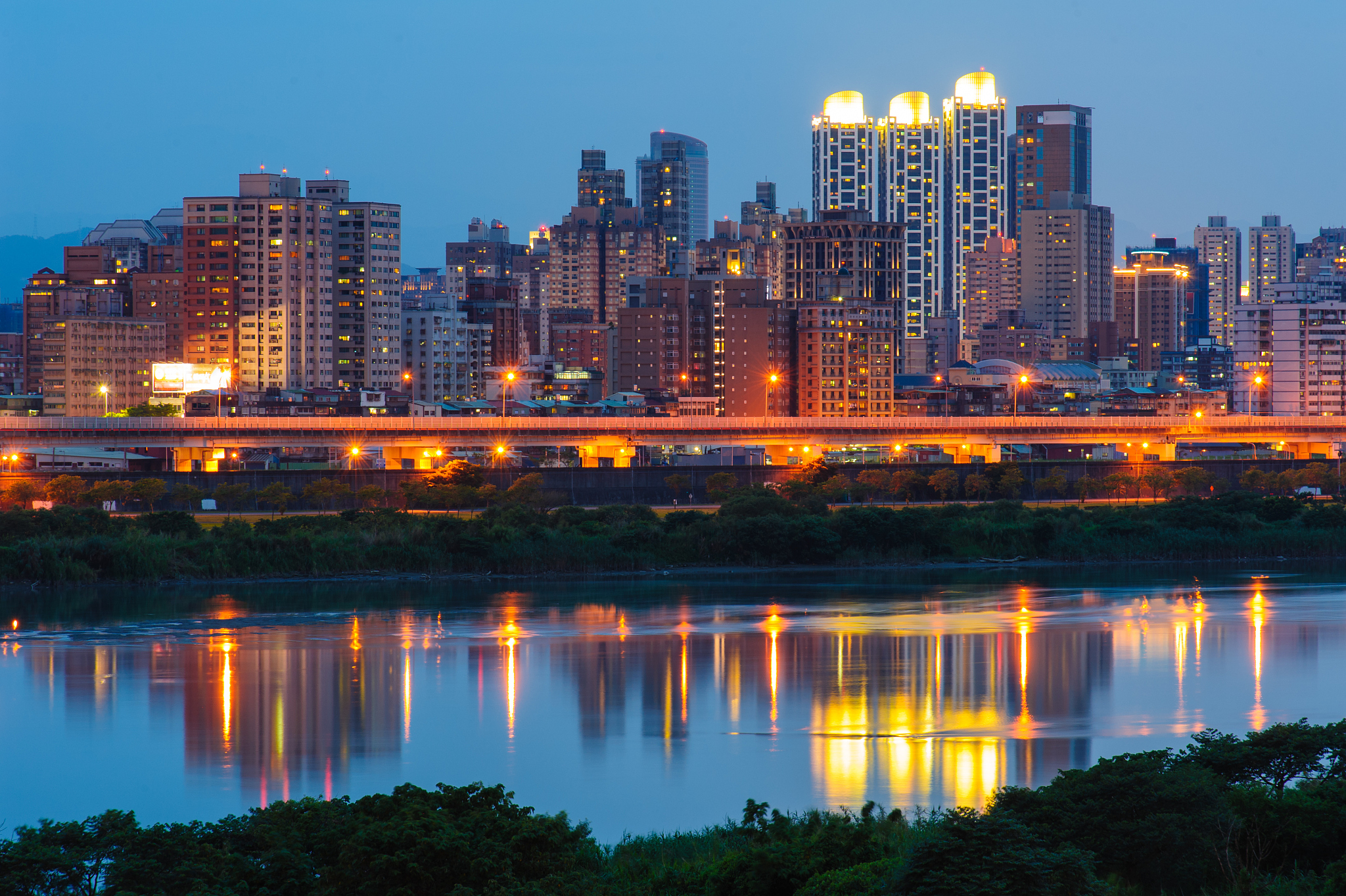 night scene of taipei, taiwan