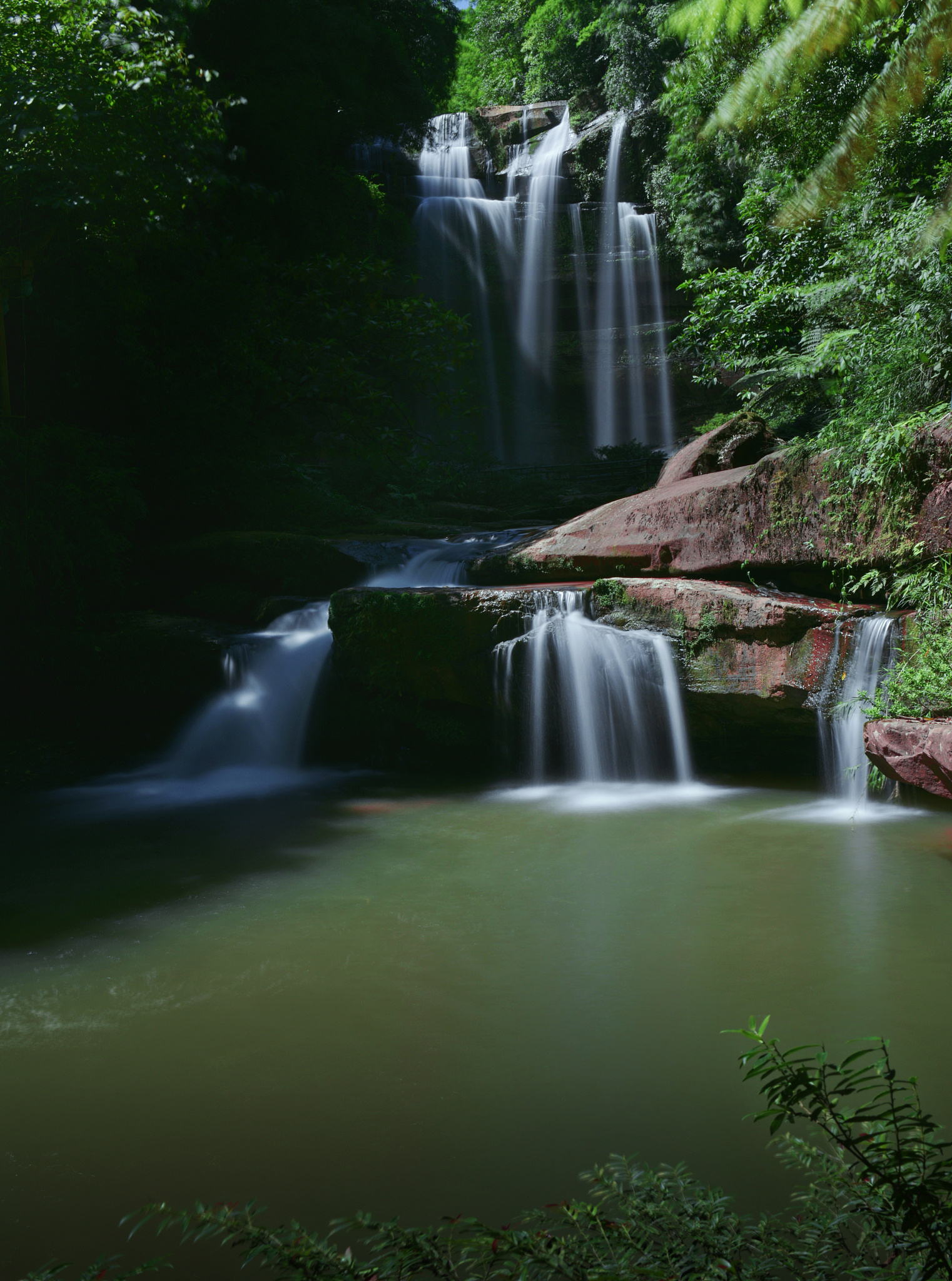 从关心下一代的角度加上诗意的内涵给一条学校楼旁的小巷起名？最少起20个。