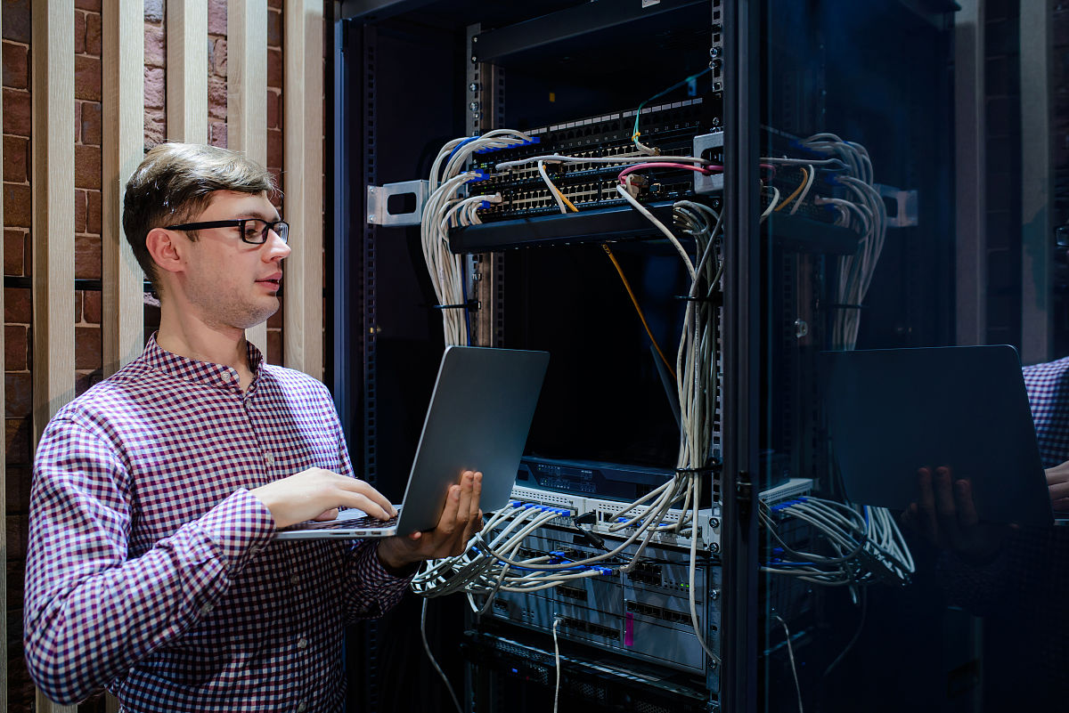 成都市职业技术学校分享：网络工程专业就业前景好不好