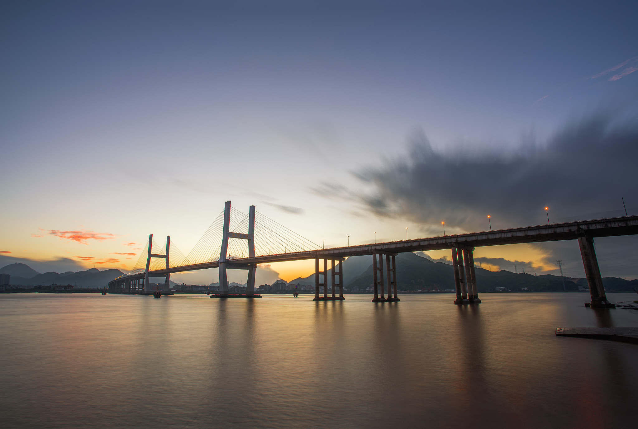 温州媒体曝光求助热线是多少？最管用的曝光平台 要求：创建一篇1500至2000字的解决方案