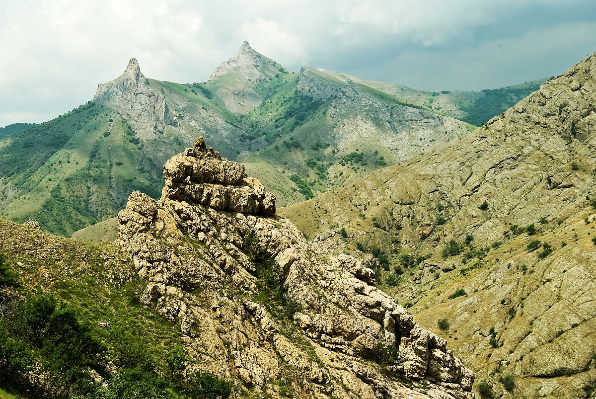 兴隆山 - 兰州城西南的著名山峰