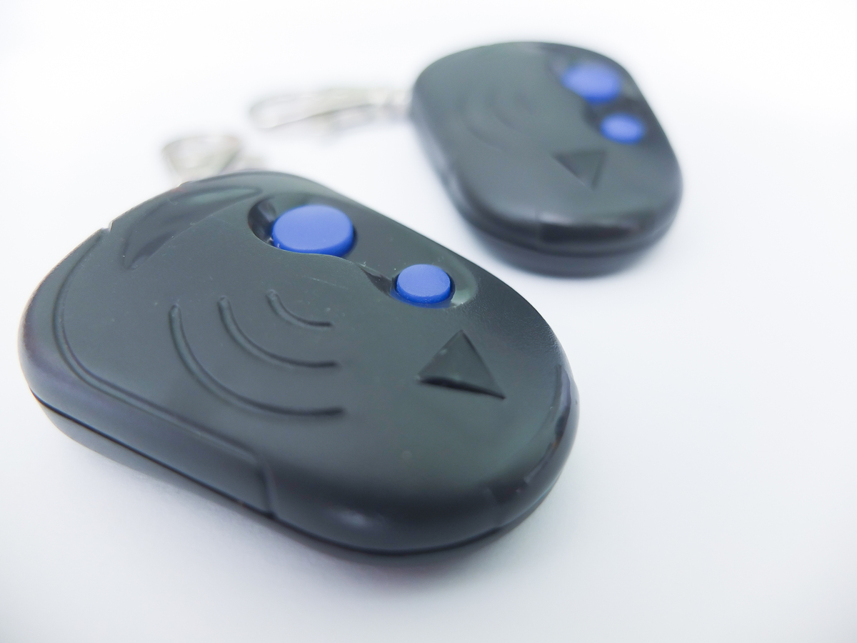 蓝牙无线鼠标、无线键盘、无线手柄这类产品鼠标等设备端与插在电脑的接收器端一般哪个设置为Bluetooth HID host哪个设置为Bluetooth HID Device