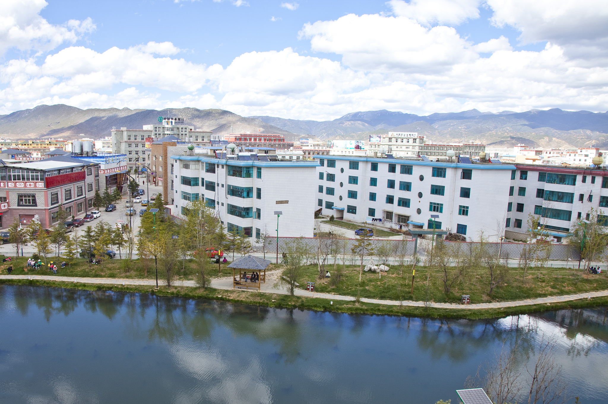 玉龙县职业高级中学怎么样_学校地址在哪里