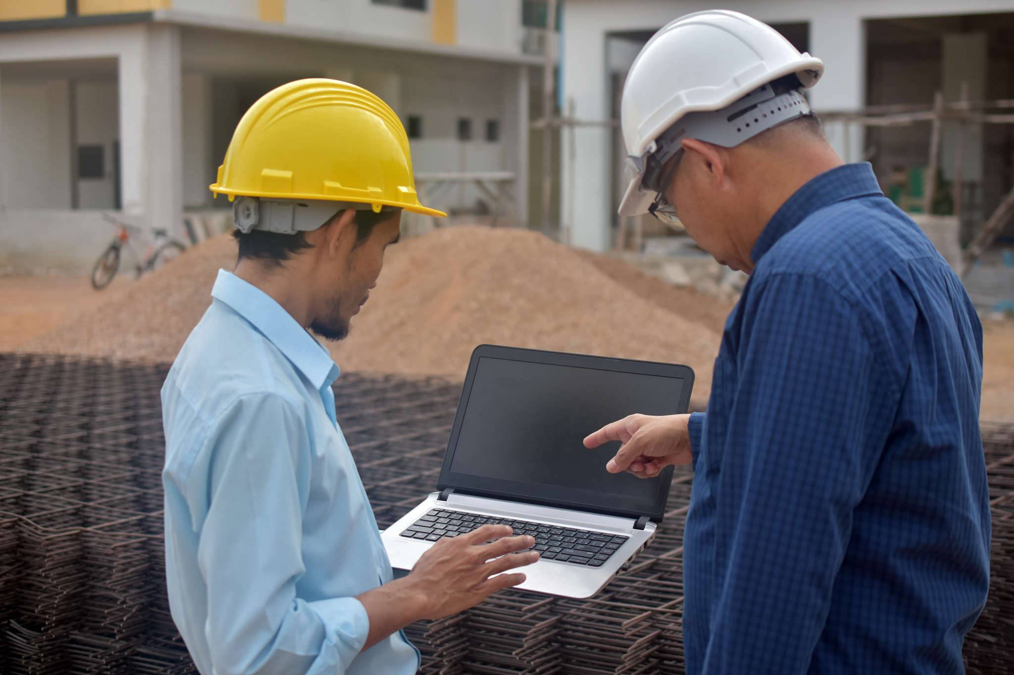 写一篇关于在南通东华建筑材料有限公司绿地房建项目部施工技术员岗位进行实习过程中有关土木工程专业知识的学习不得抄袭。