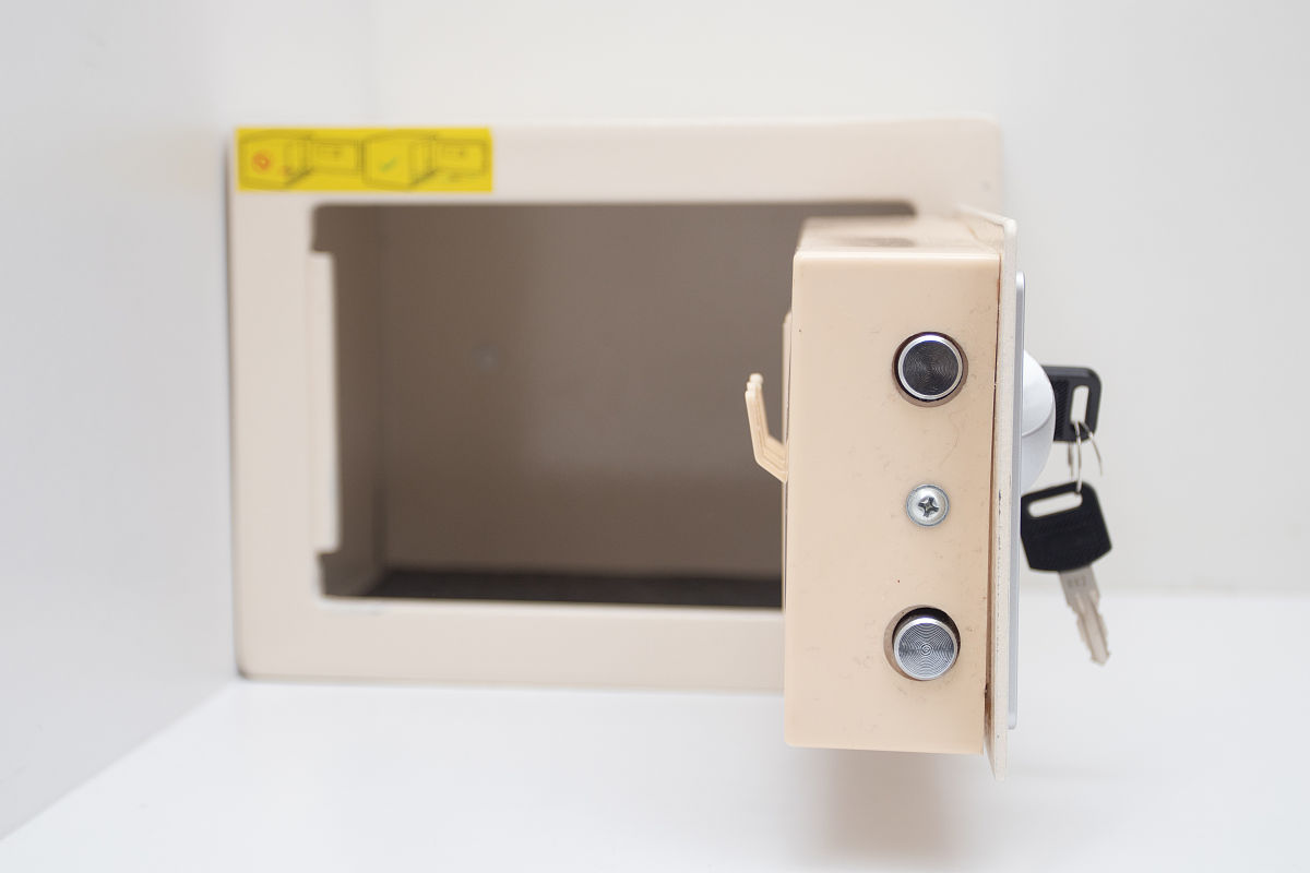 密码箱忘记密码怎么开锁看不见凹槽