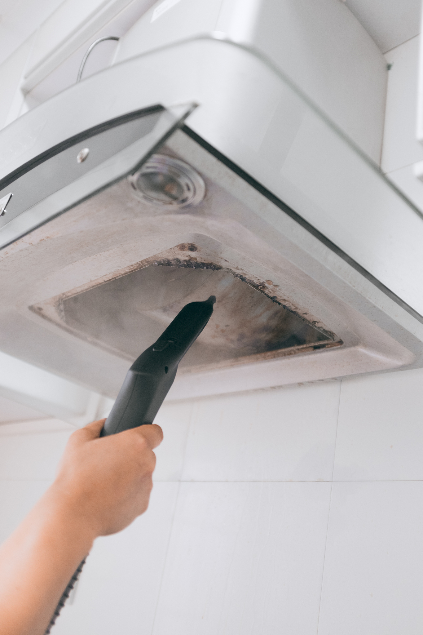 请帮我写1篇650字的博客文章主题是：怎样清洗抽油烟机