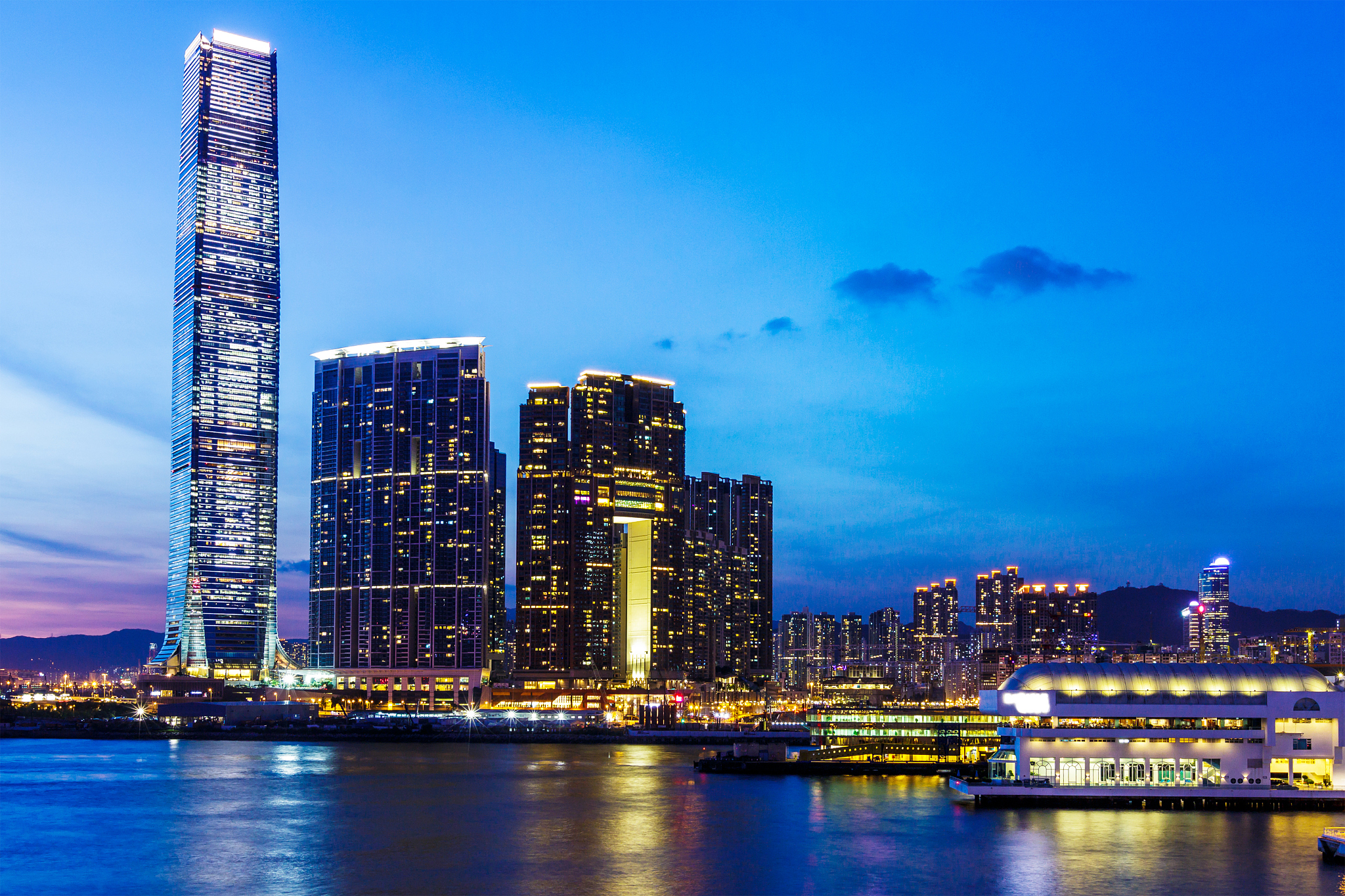 hong kong at night