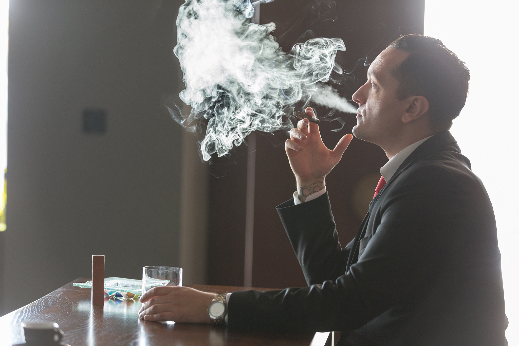 6支烟分给7个领导