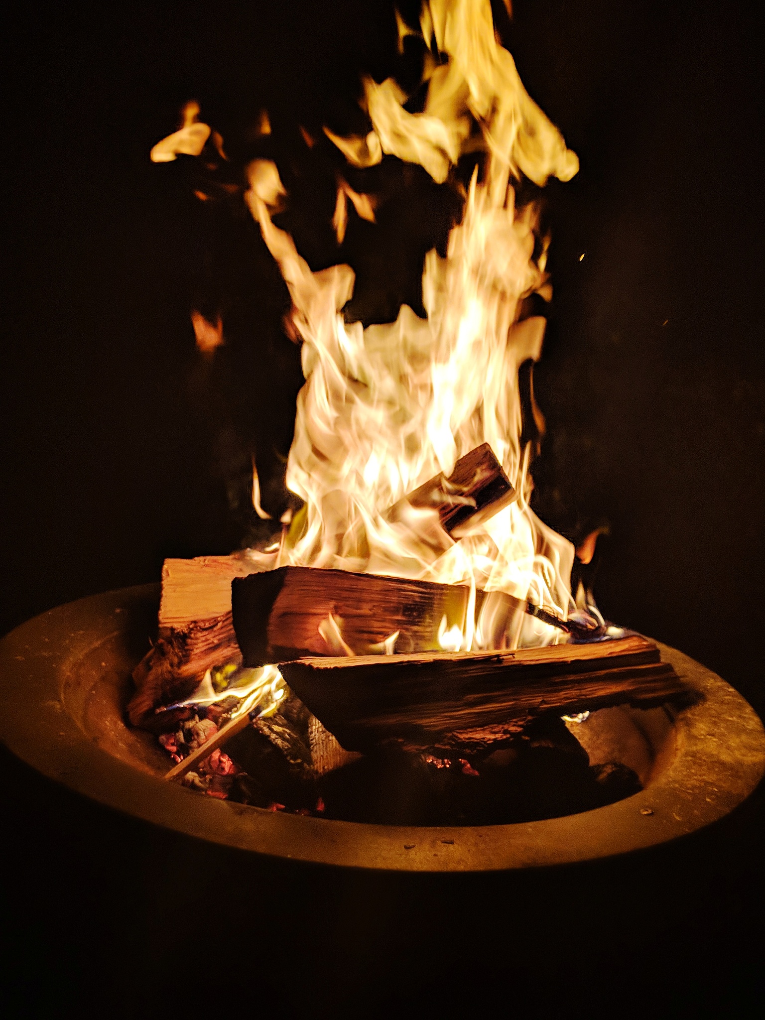Propane Fire Pit Table Review: Stylish and Functional for Outdoor Living