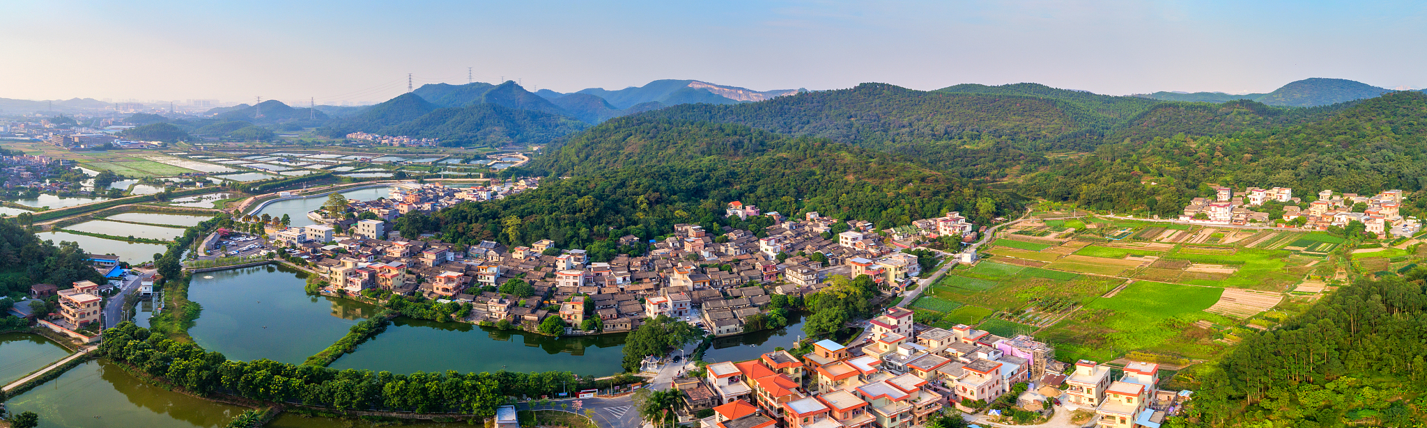 请帮我写一份五一假期三天三夜的旅游规划目的地是广东江门