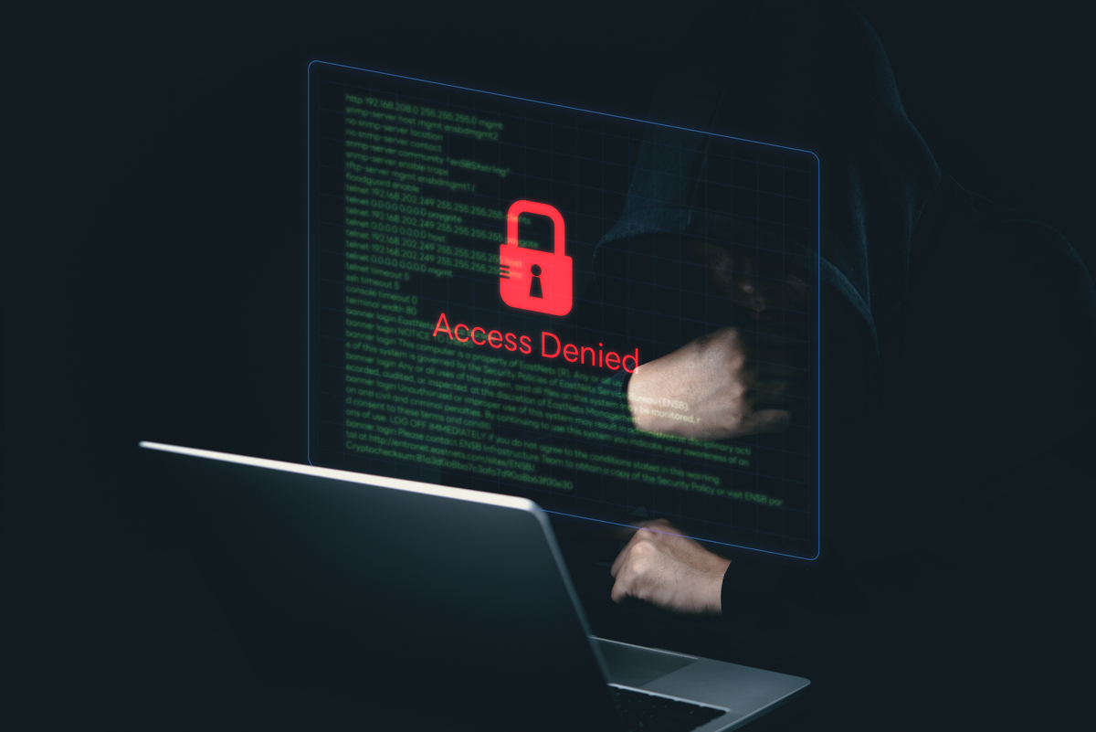 ATT&CK 中的 'Hide Artifacts' 中文翻译是什么？