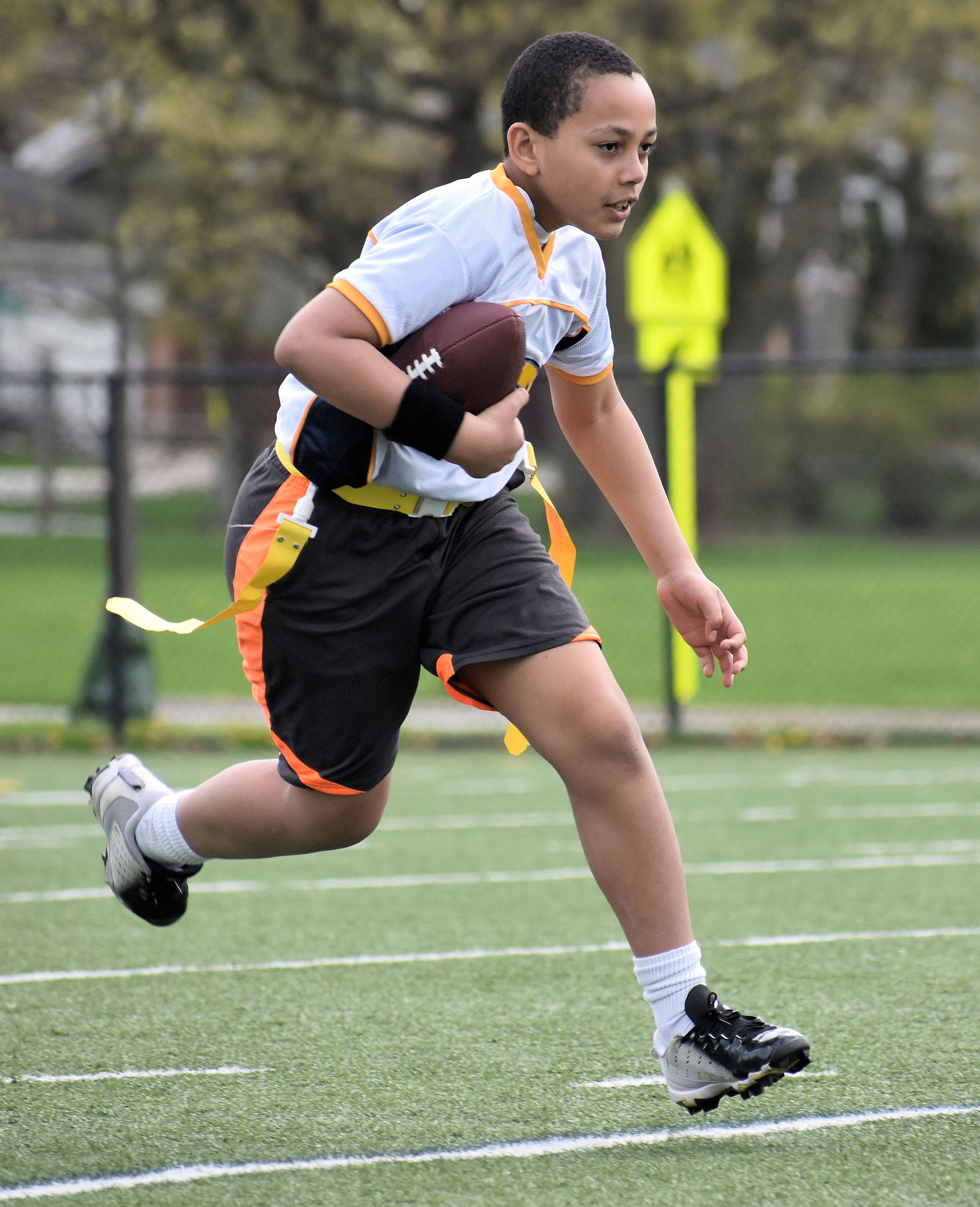 橄榄球规则详解：玩法、得分技巧及犯规解读