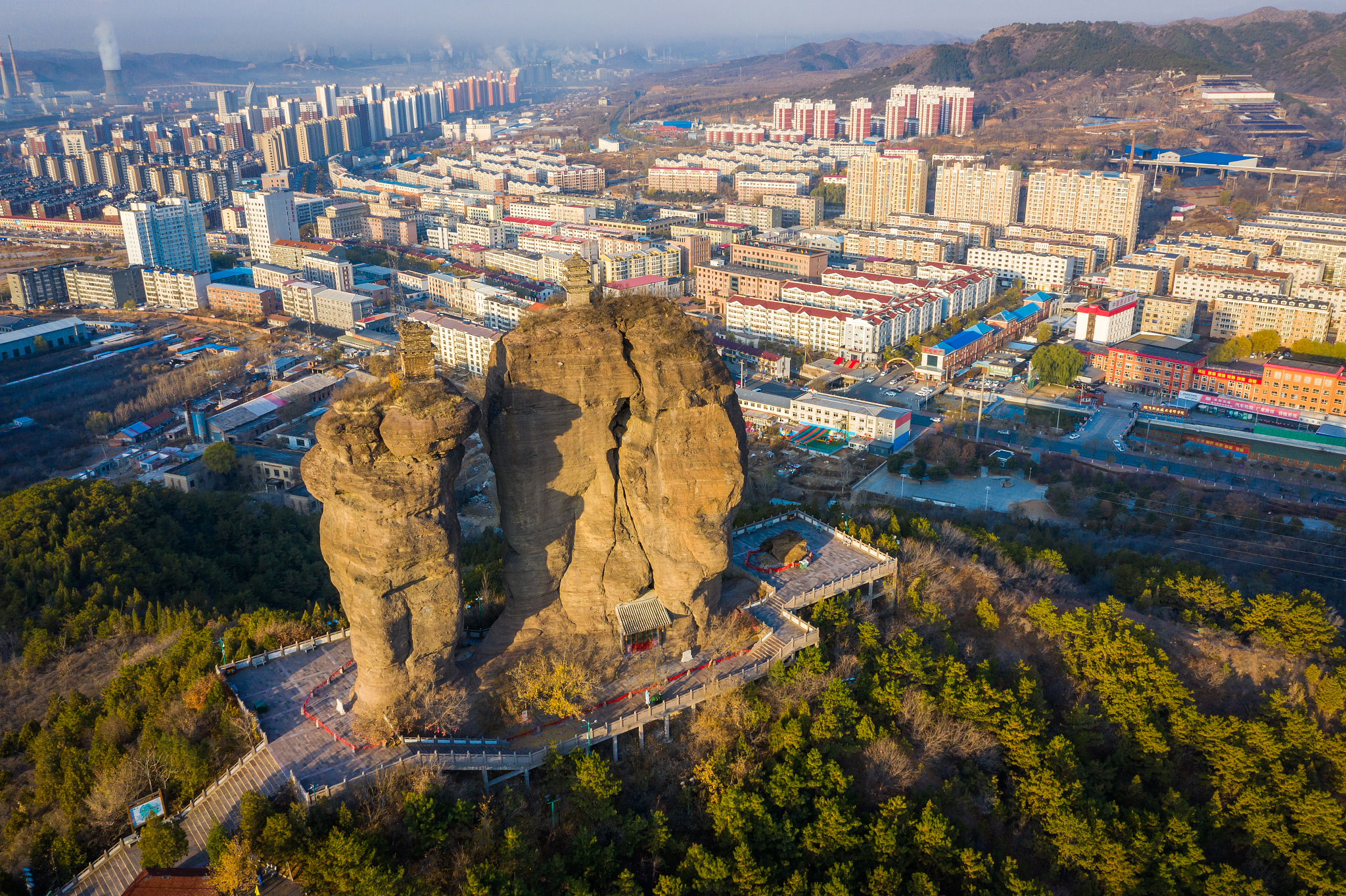 承德双塔山