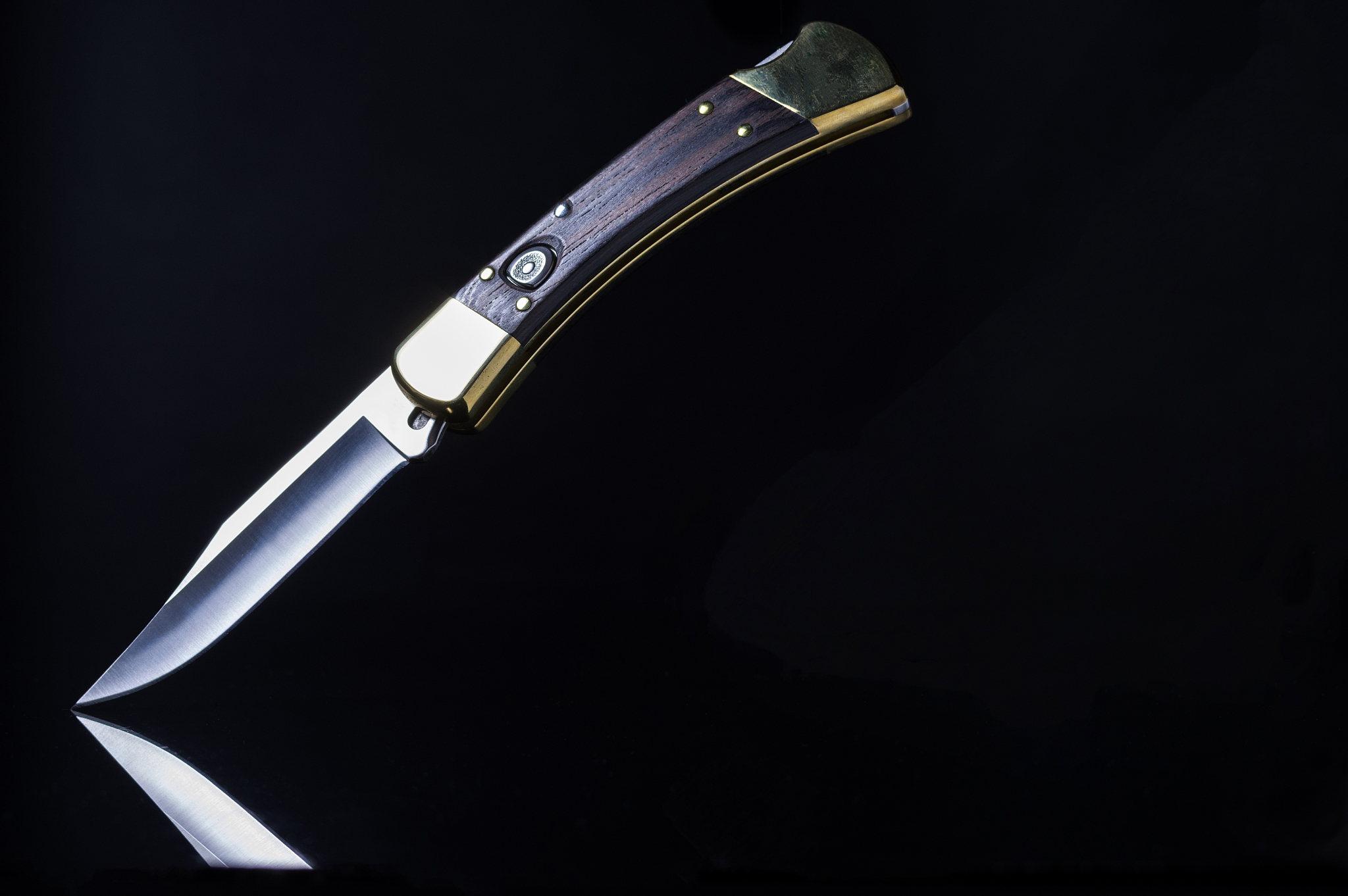 legendary american knife. the most popular knife.