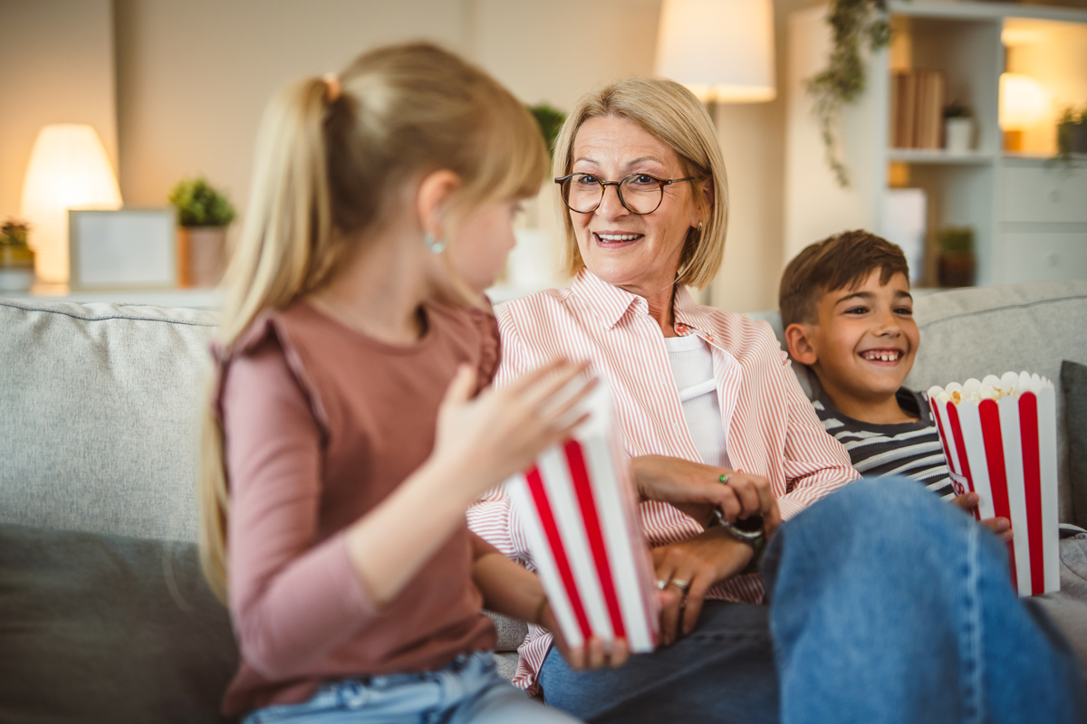如何让宝宝学会和成人交往用发