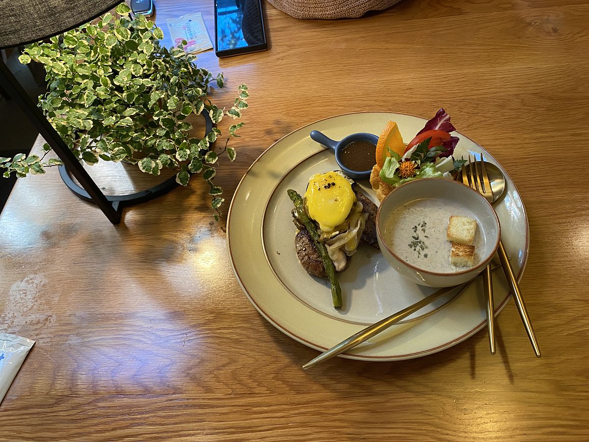 西餐上菜顺序：从前菜到甜点，完整指南