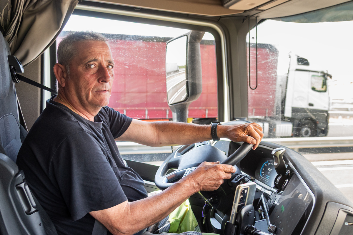 司机月刊：卡车司机必备杂志 - 行业资讯、技术维修、安全驾驶、职业规划