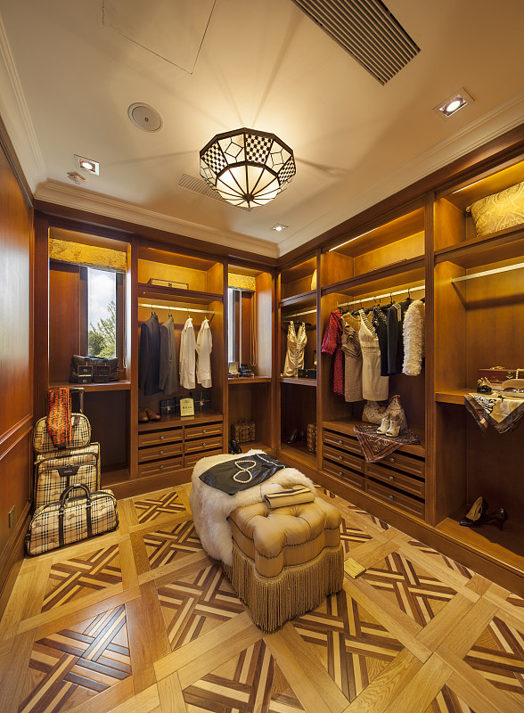 衣帽间和书房设计：户型改造指南与技巧