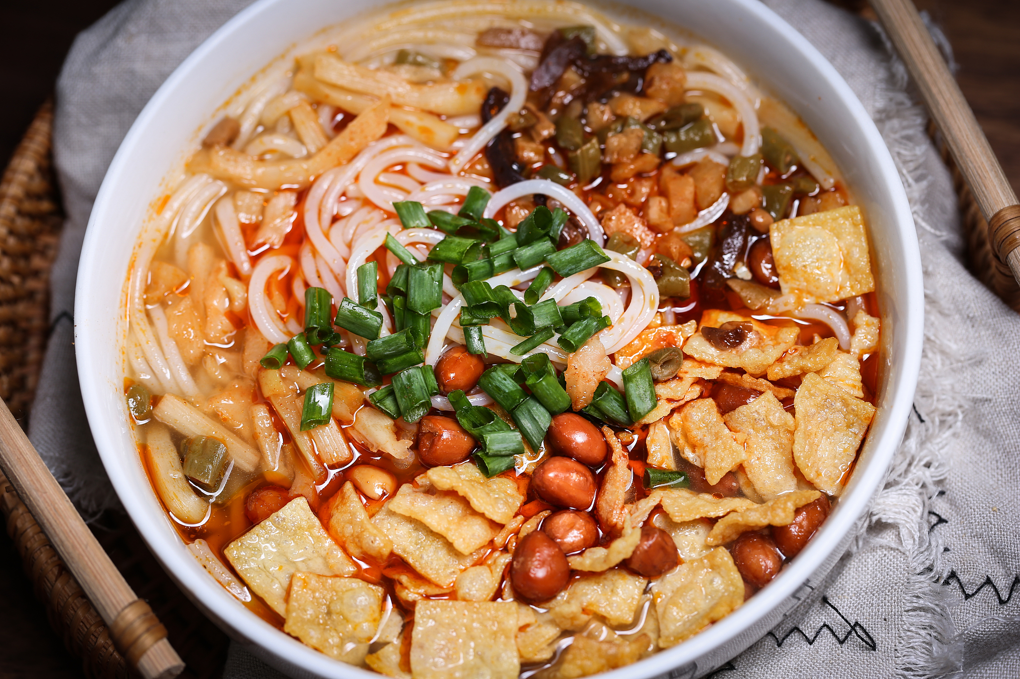 螺蛳粉为何如此受欢迎？口感、风味、价格、营养、文化全解析