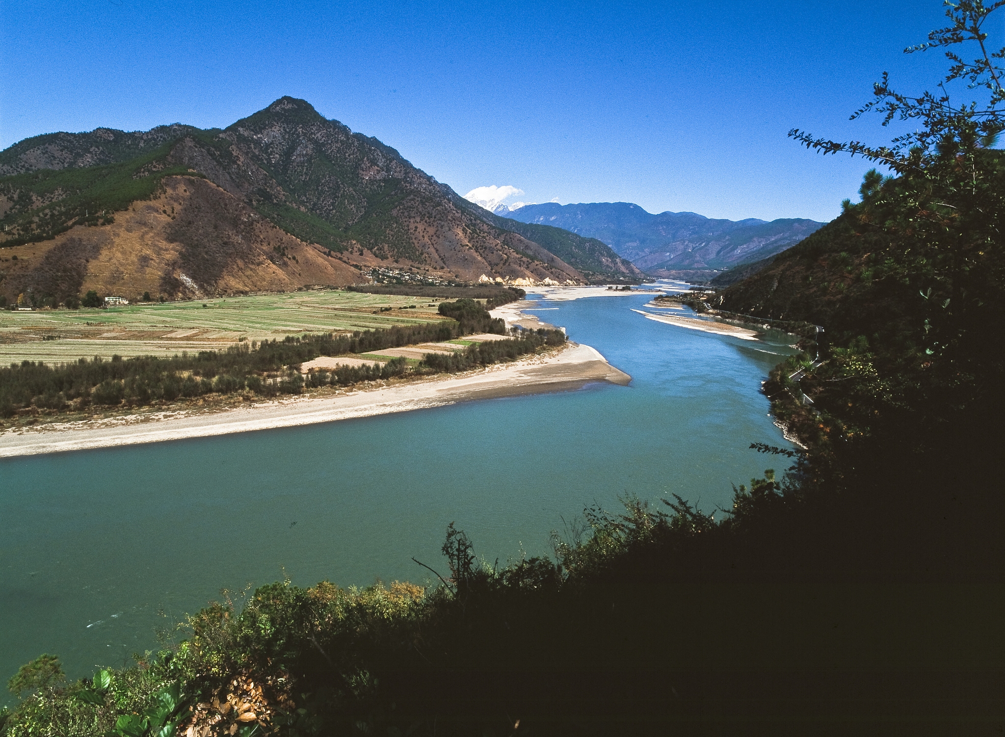 捕捉长江之魂：重庆段深度摄影指南与PPT大纲