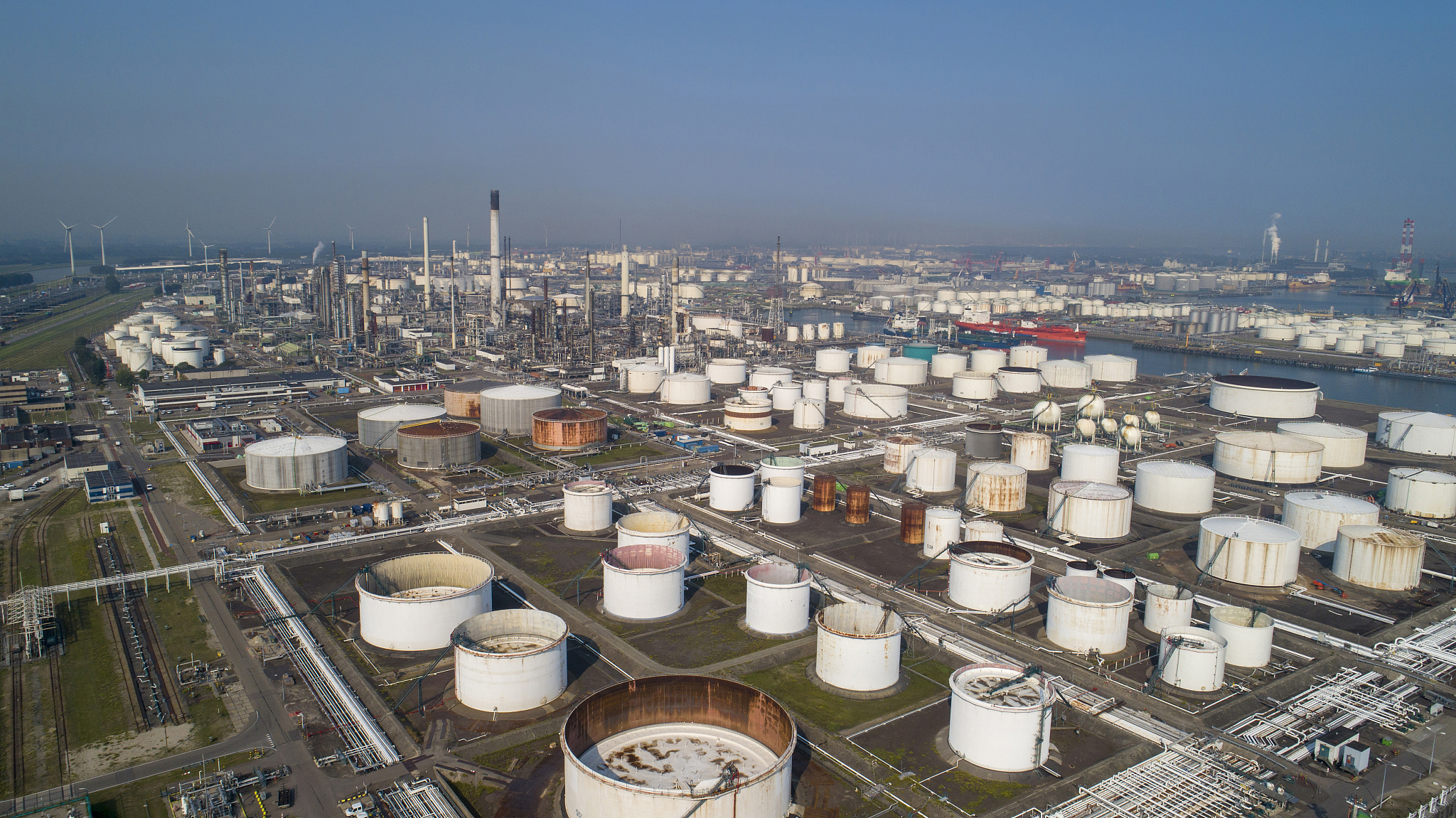 请翻译However the factory does not have records of the use of each alkaline solution tank making it impossible to verify this claim