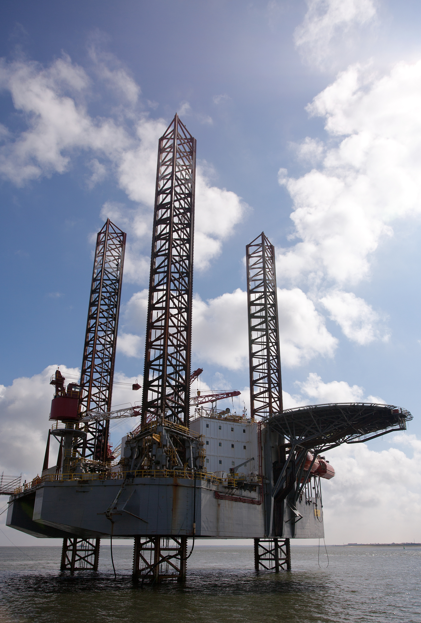 陕西省电子信息学校钻探工程技术专业怎么样？就业前景、优势和不足分析