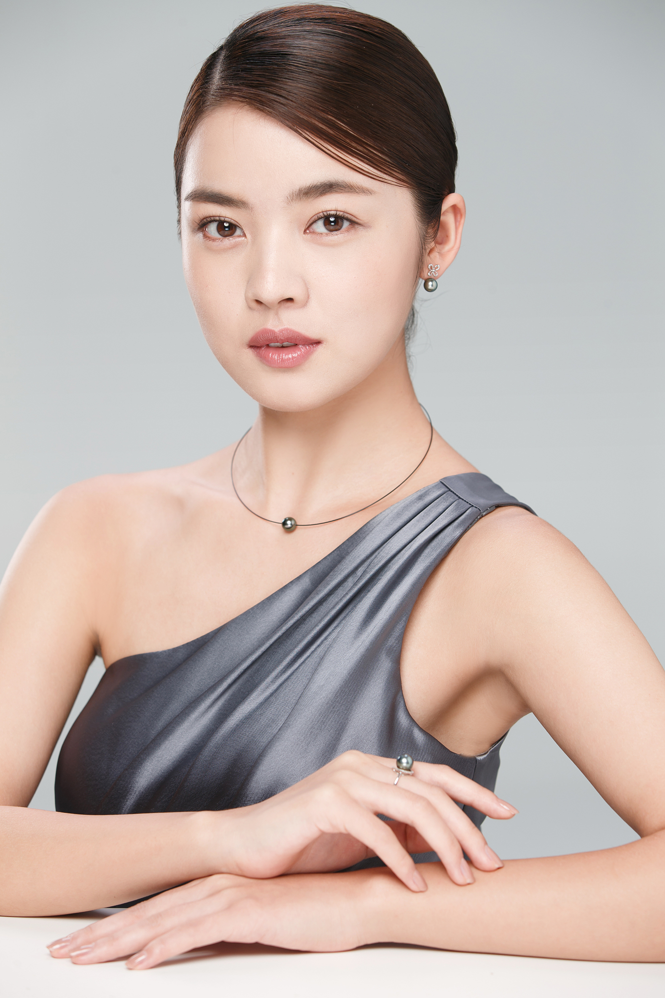 优雅女士肖像