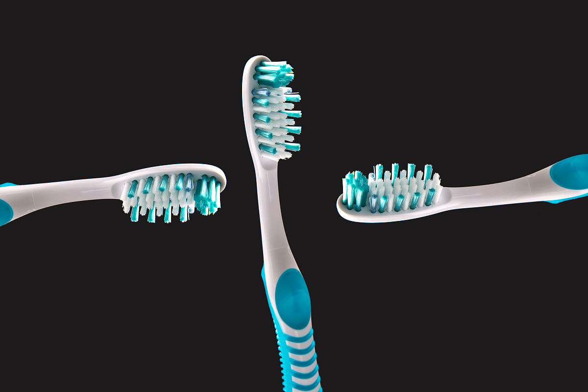 电动牙刷缝隙变黑？清洁护理小贴士