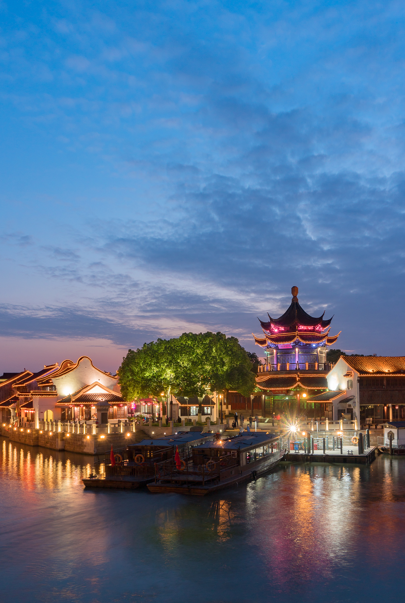 苏州阊门北码头古建筑夜景风光