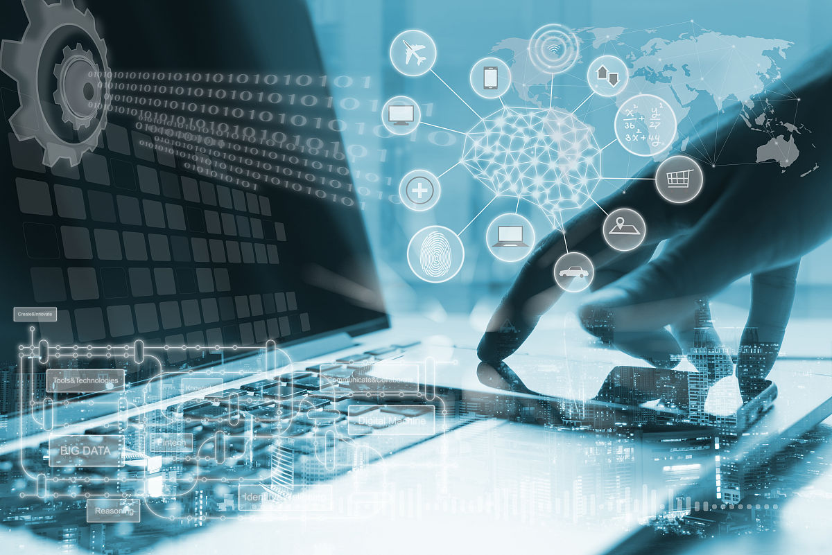 你现在是一名即将毕业的大专生要写一篇关于电算化未来发展方向的调查报告你会怎么写？