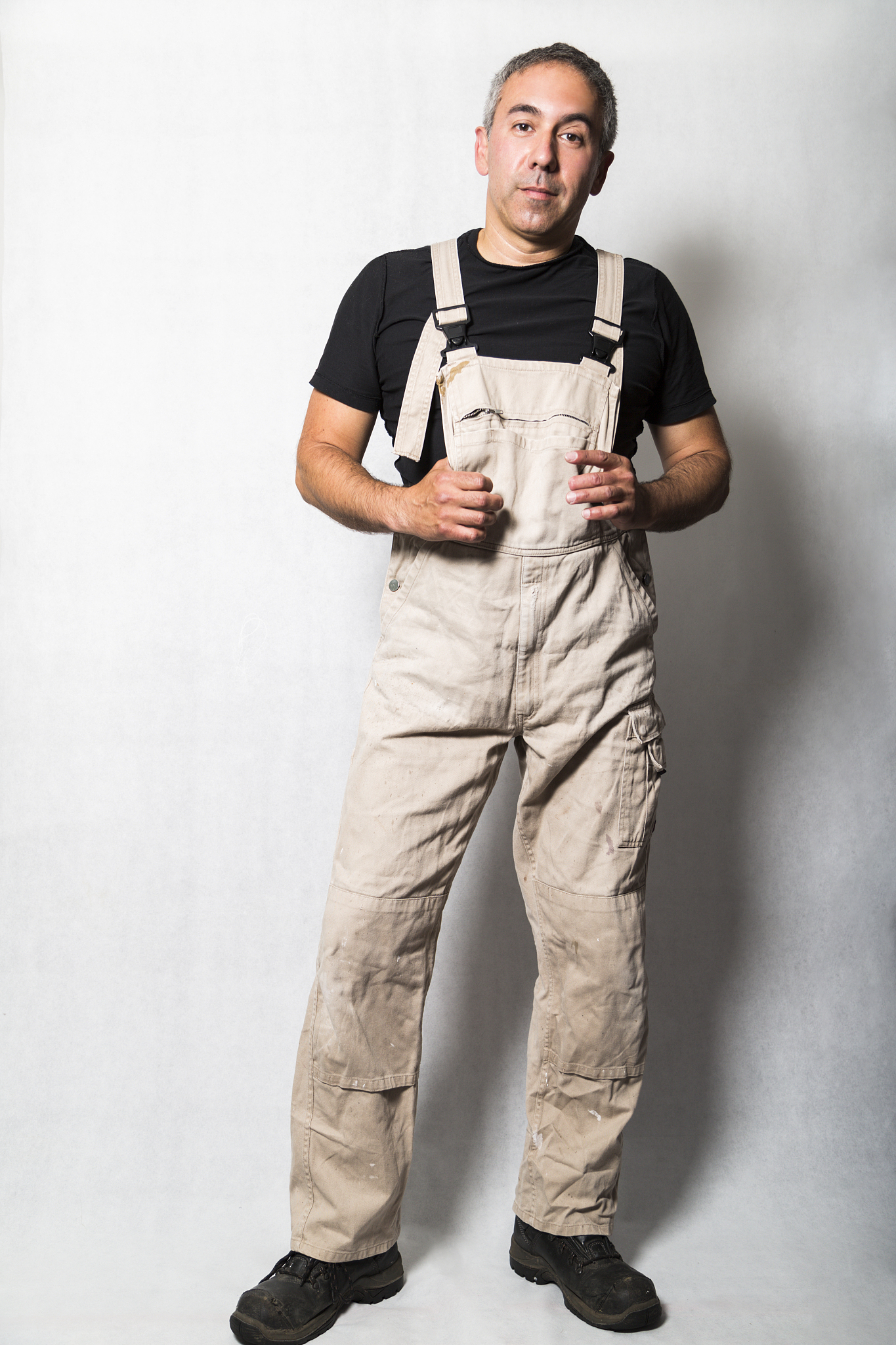 用美式英语写5条关于Mens Pants Multiple Pockets Cargo Trousers Work Wear Combat Cargo Pocket产品的正面评论。内容附带评论标题评论单词数量小于40个单词。