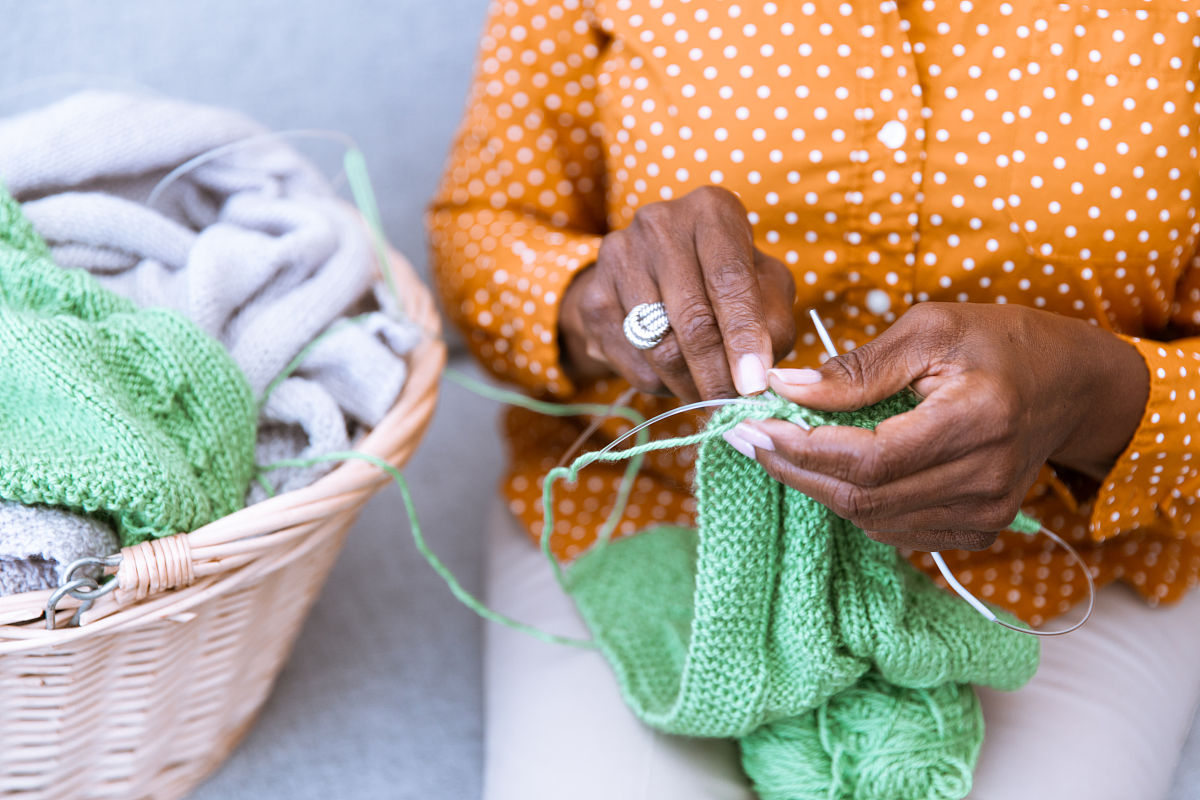 外婆的毛衣：温暖的针脚，编织的童年