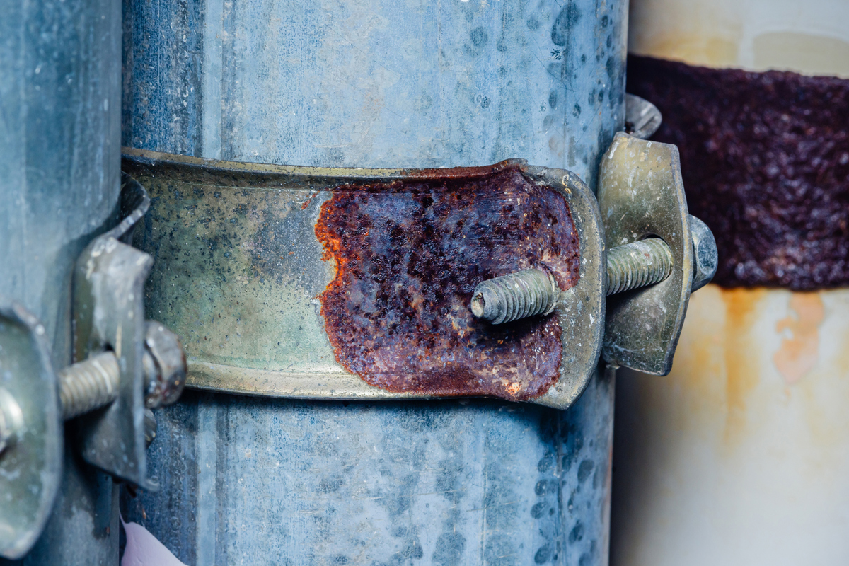 钛合金的均匀腐蚀和局部腐蚀哪个更严重？