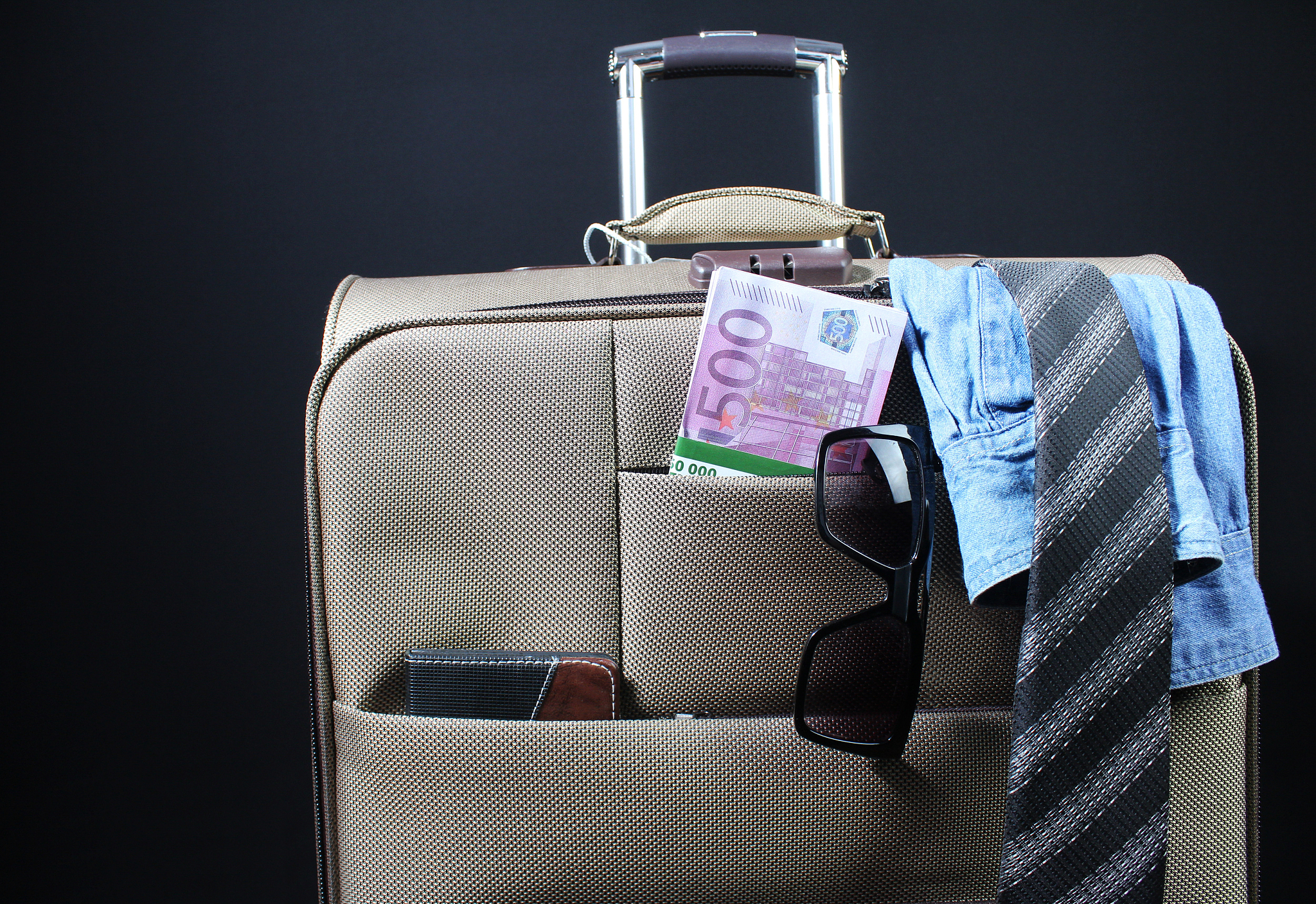 请为JAMBHALA这个时尚独特的箱包品牌编写页面元描述