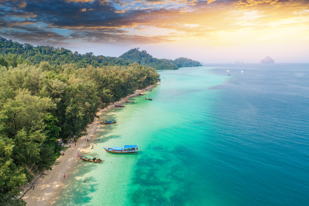 介绍一项你熟悉的旅游资源并对其特色进行分析。