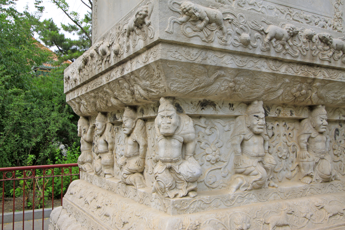 北京十三陵：探秘陵墓细节，沉浸历史与自然之美