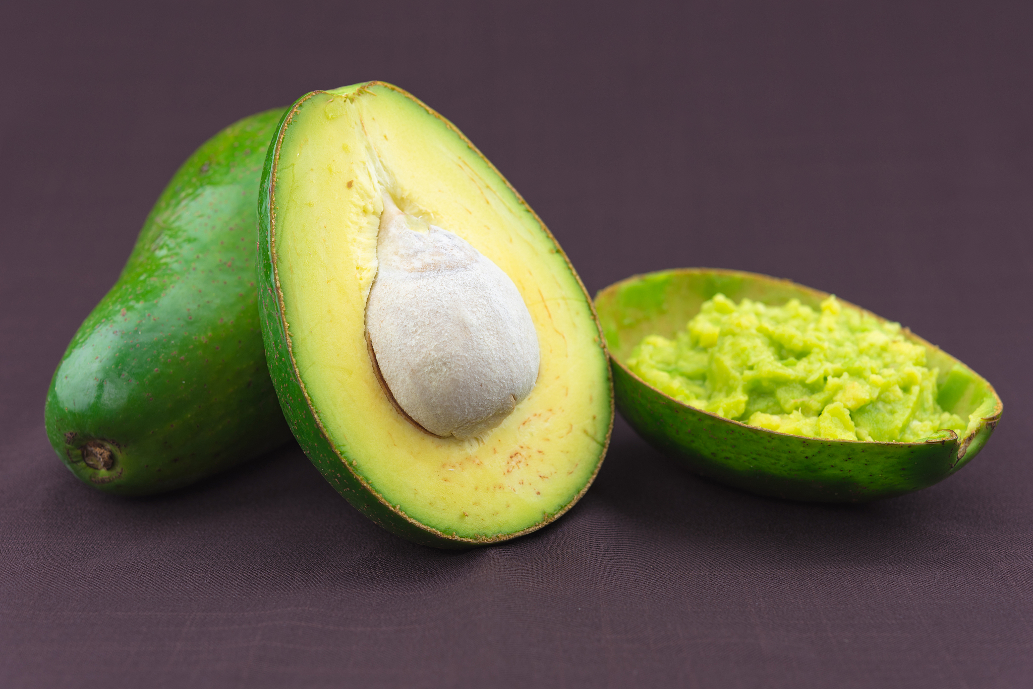 牛油果的功效与益处200字左右详细描述一下