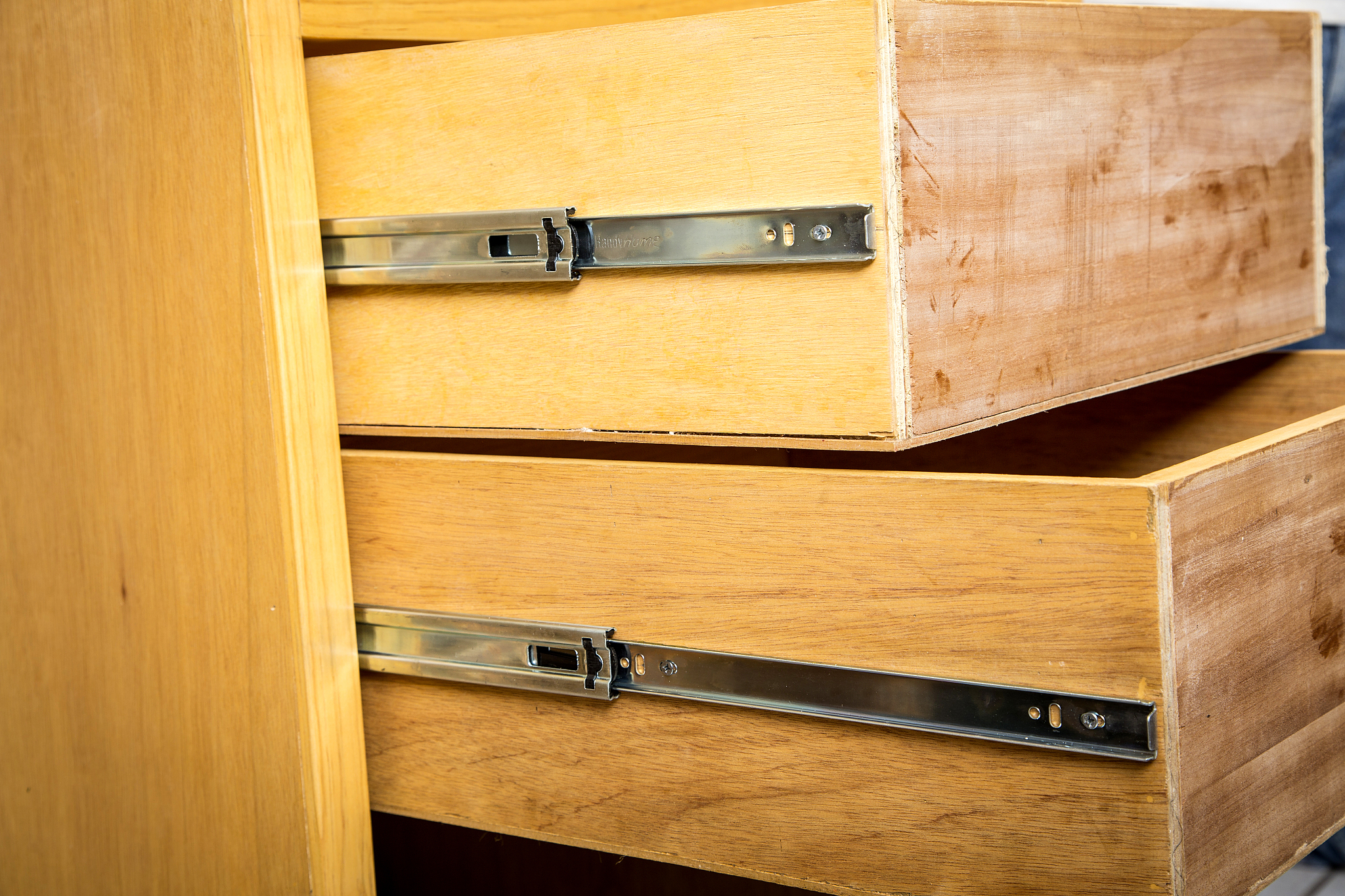 Top Cabinet Noise Issue: No Back Plate