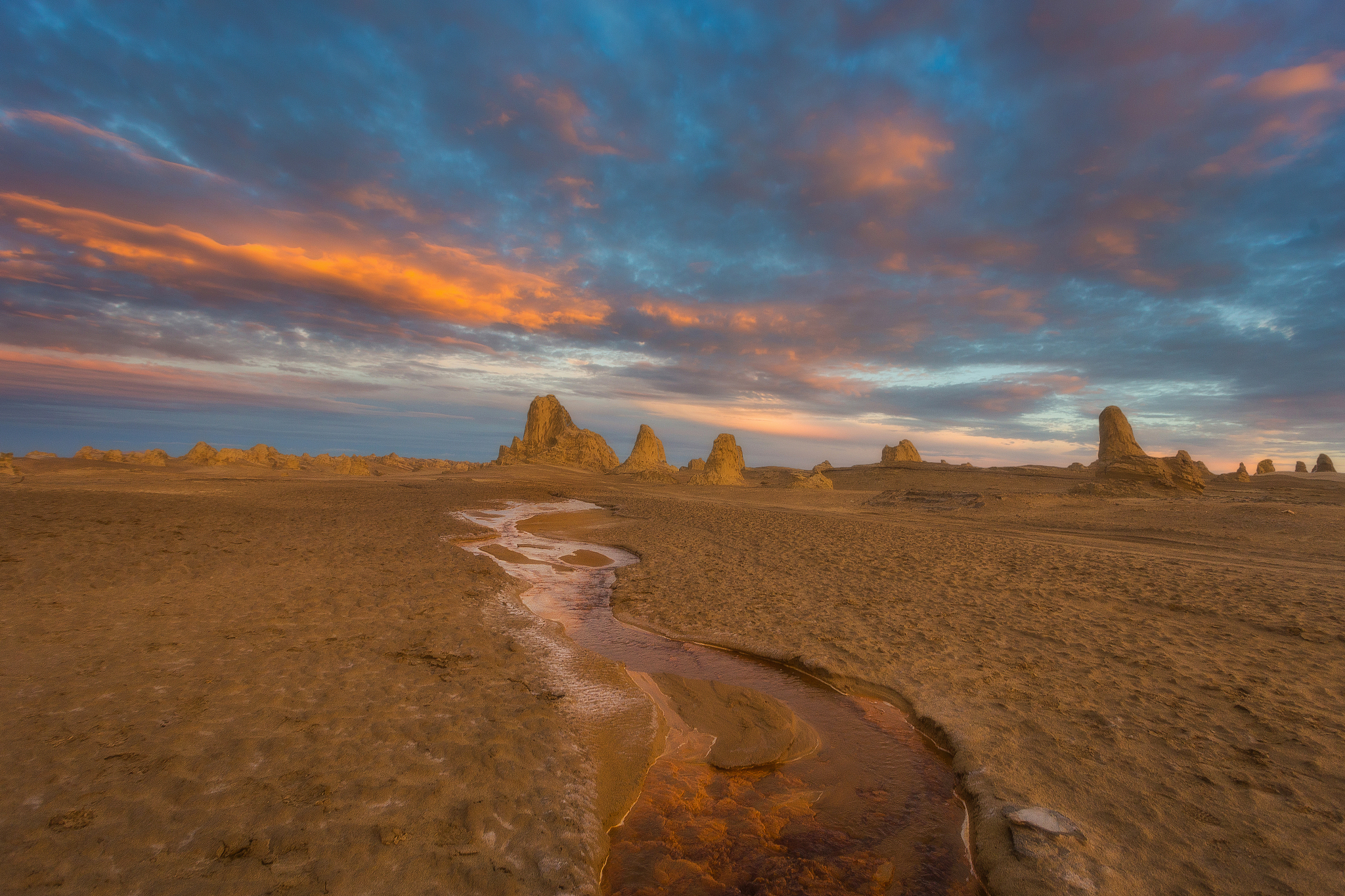 柴达木盆地：青藏高原上的资源宝库