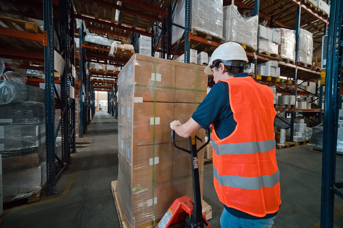 您觉得仓库员工管理存在那些问题6182的人认为 缺乏明确的工作职责和岗位职责6091的人认为 缺乏有效的培训和指导5909认为 员工对于工作的积极性和认真度不高5455认为 缺乏有效的考核和奖惩机制4182认为员工对于工作的责任心不高40认为 缺乏有效的沟通交流机制以上数据可以得出什么结论公司应该怎么做